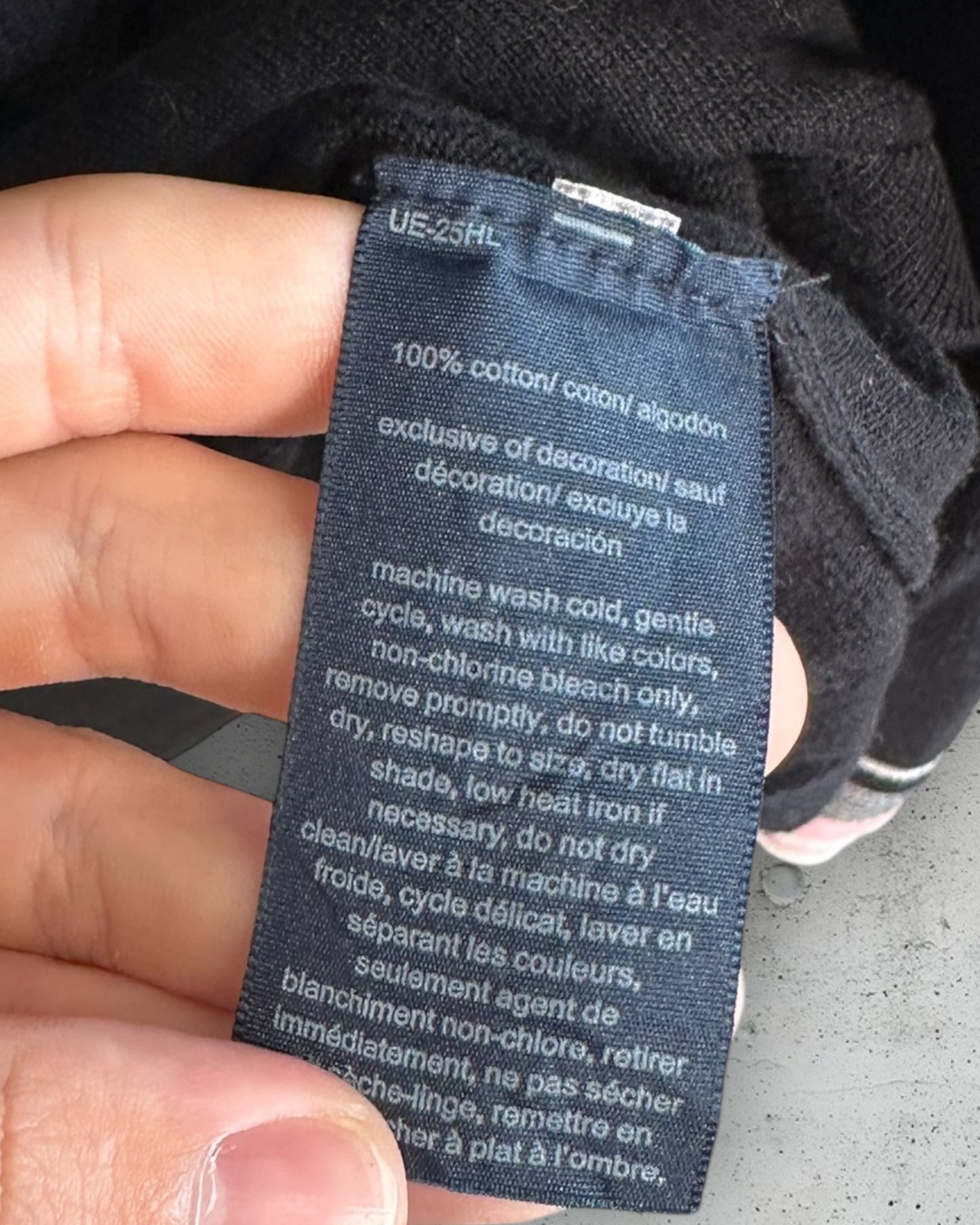 Pull col V Tommy Hilfiger ( Taille unique )
