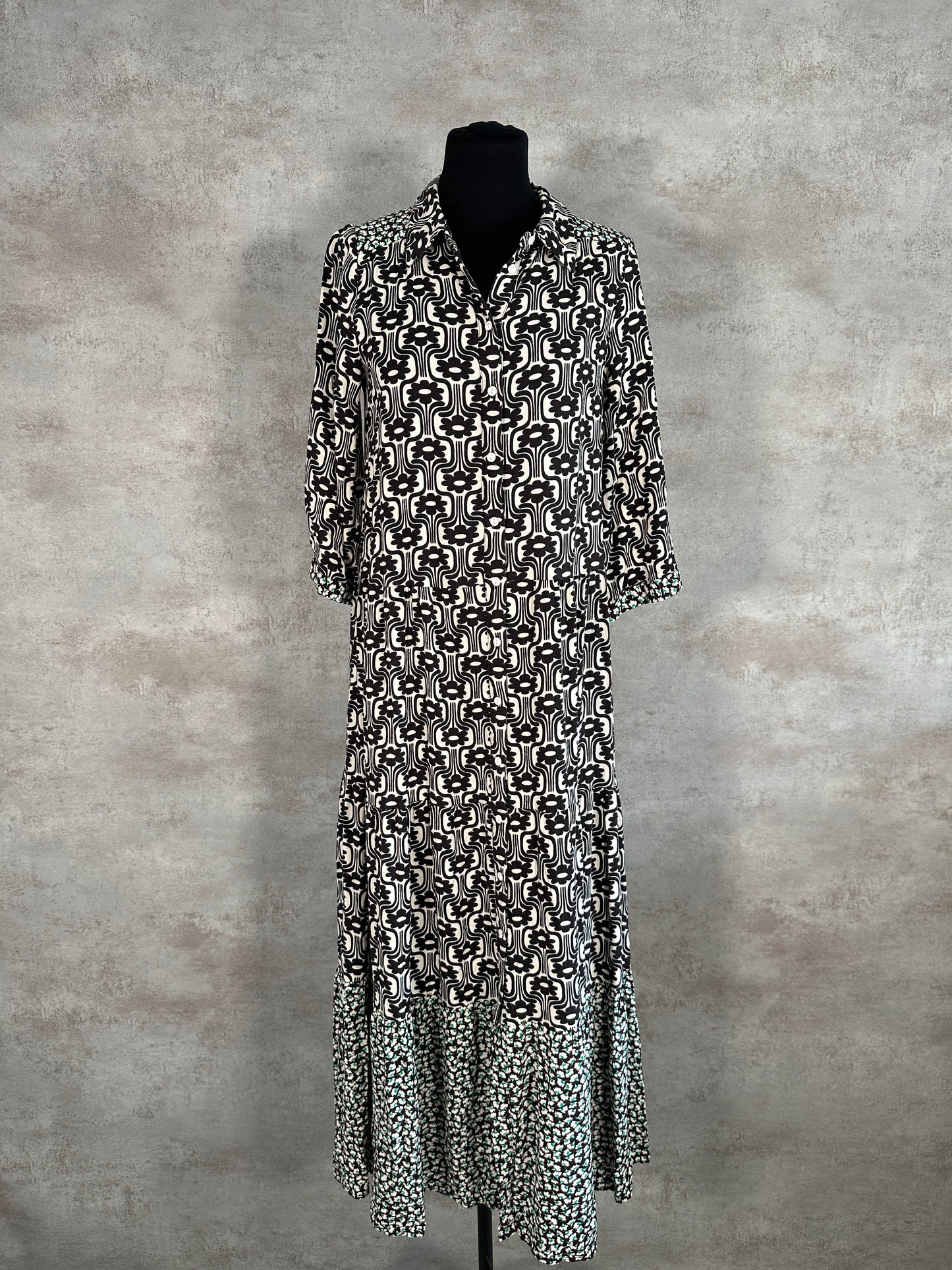 Robe An'Ge "Oriella" ( M / 38 / 10 )