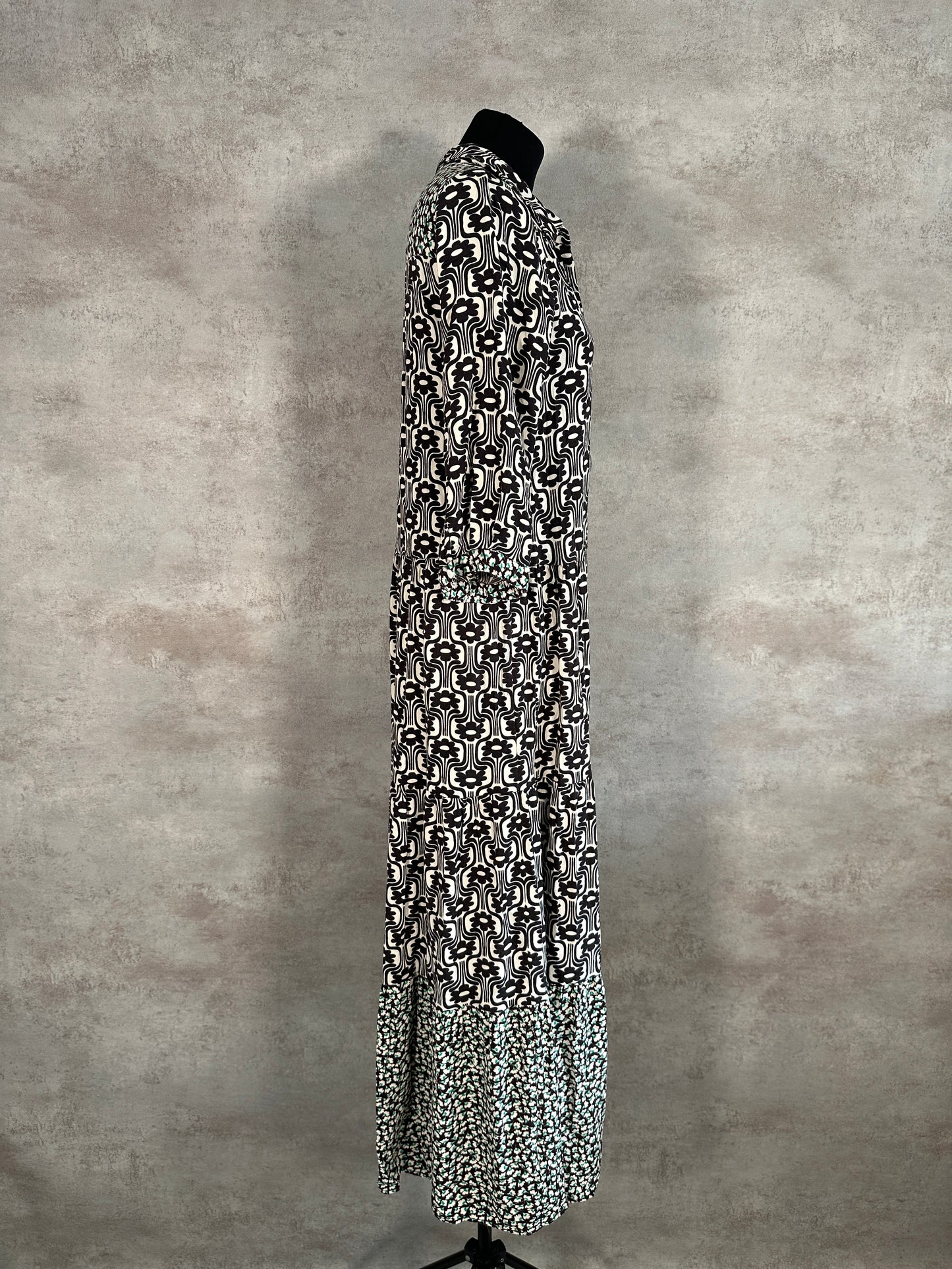 Robe An'Ge "Oriella" ( M / 38 / 10 )