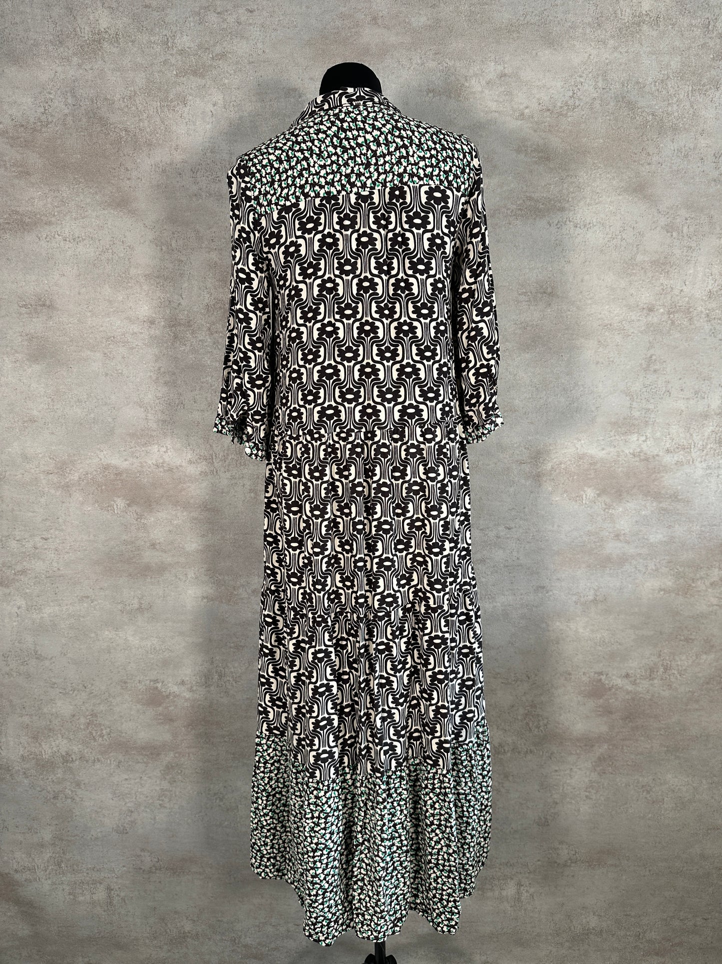 Robe An'Ge "Oriella" ( M / 38 / 10 )