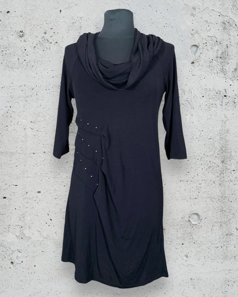 Robe Cop Copine Modèle PANIC – Neuf Avec étiquettes – Couleur Prune Rouge – Genou
