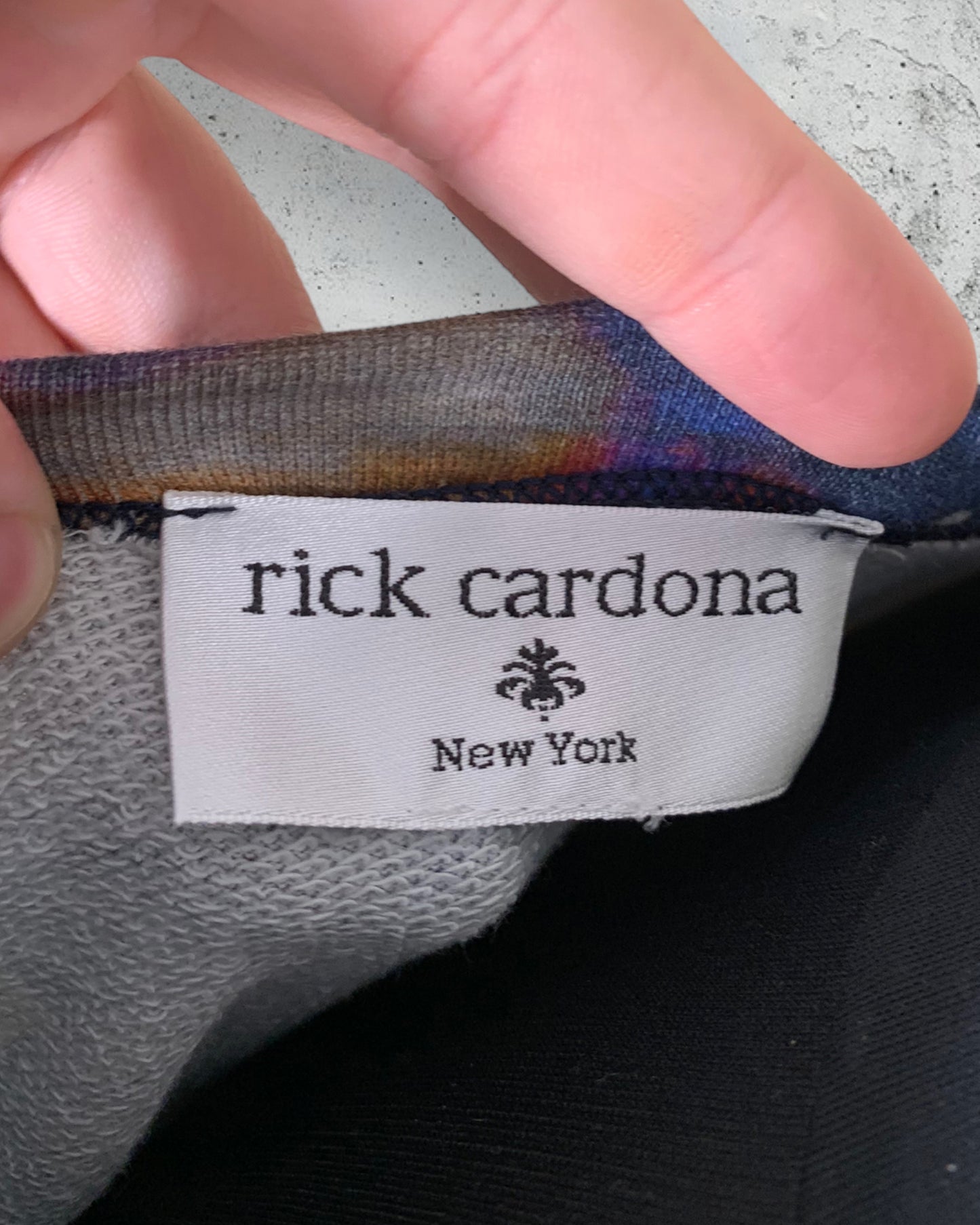 Pull Rick Cardona ( Taille Unique )