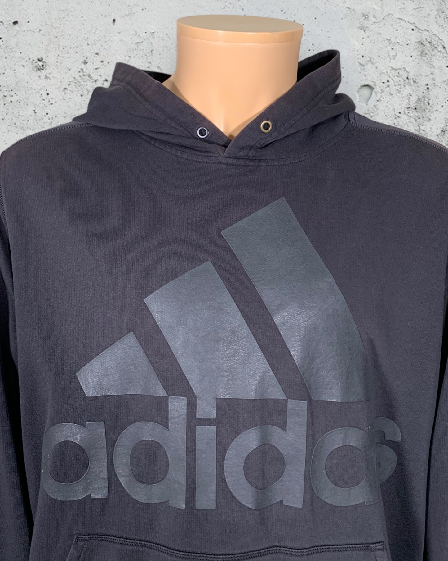 Pull Adidas ( L / 40 / 12 )