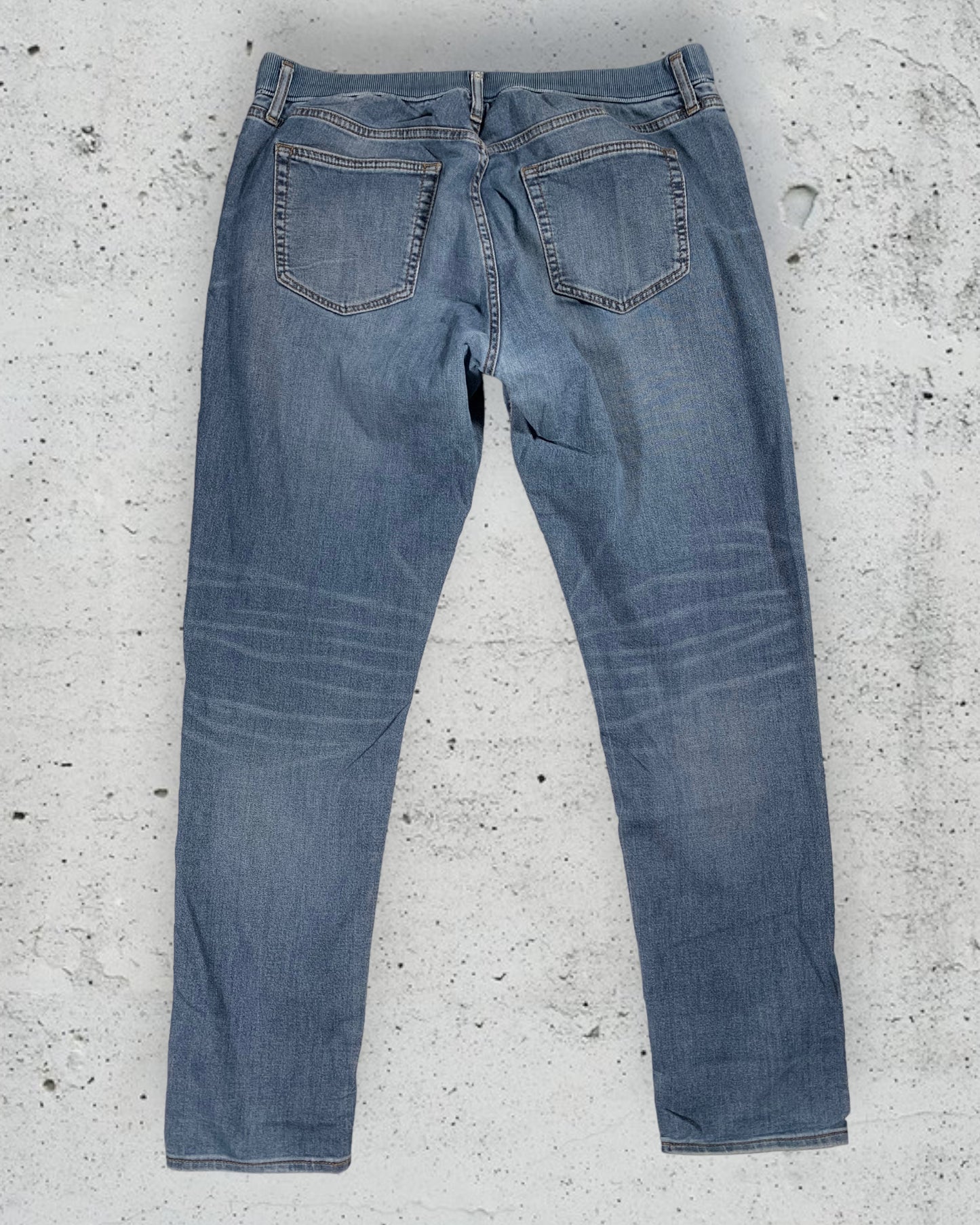 Jean Uniqlo Slim 36-39 ( XL / 42 / 14 )