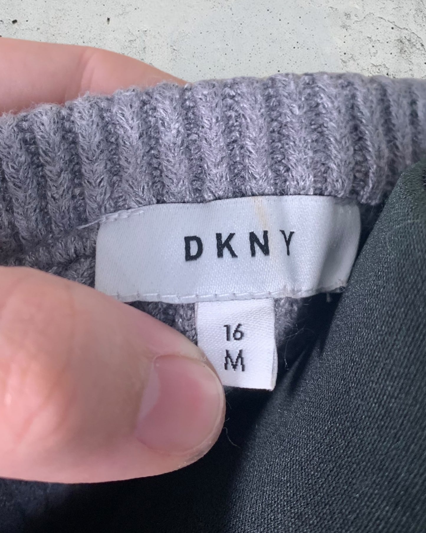 Pull DKNY ( M / 38 / 10 )