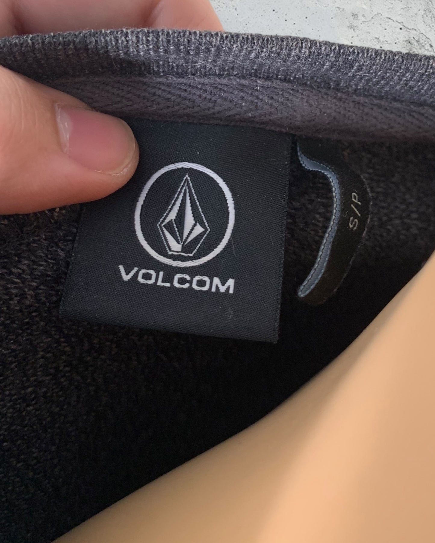 Pull Volcom ( S / 36 / 8 )