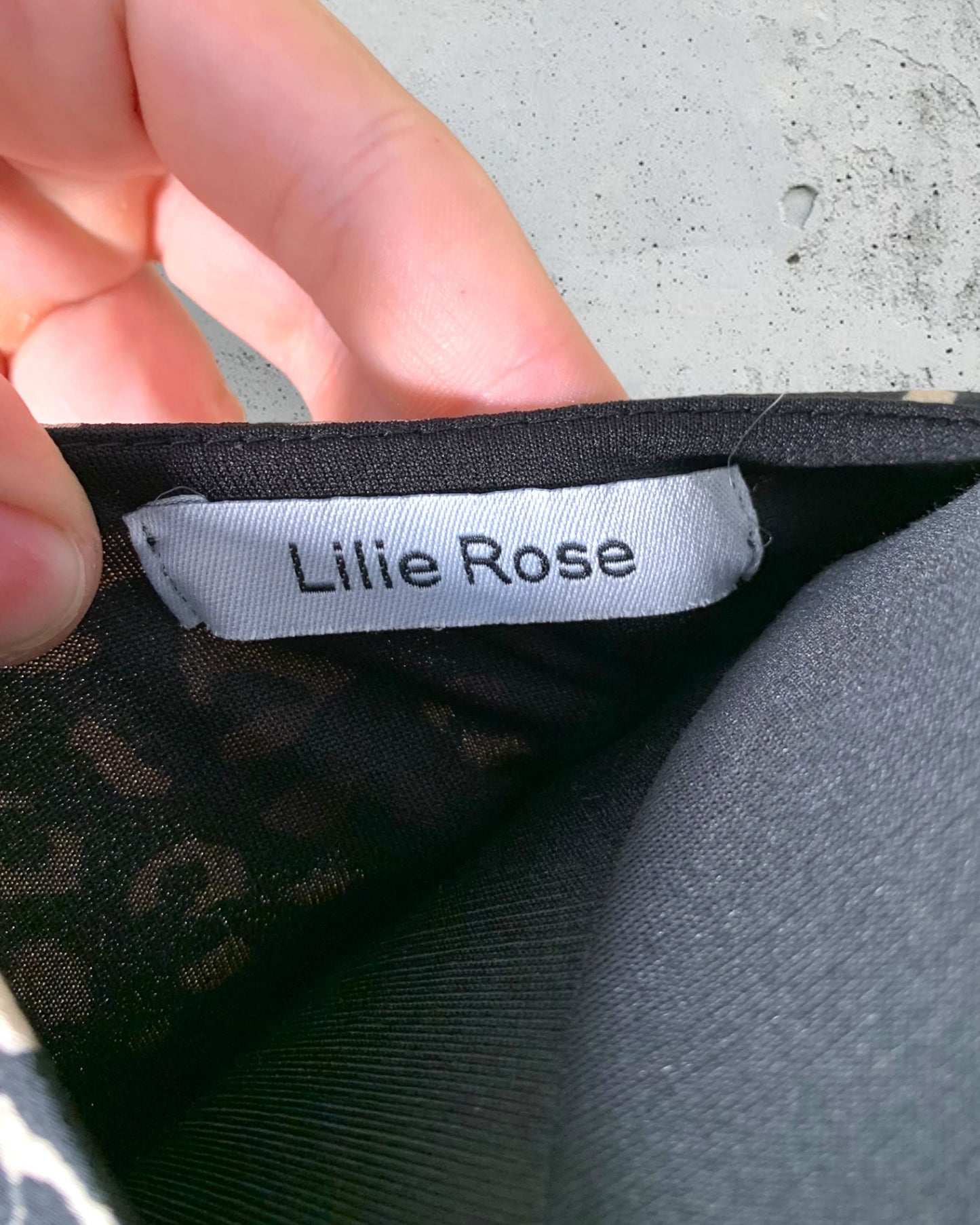 Robe Lilie Rose ( M / 38 / 10 ) ( L / 40 / 12 )