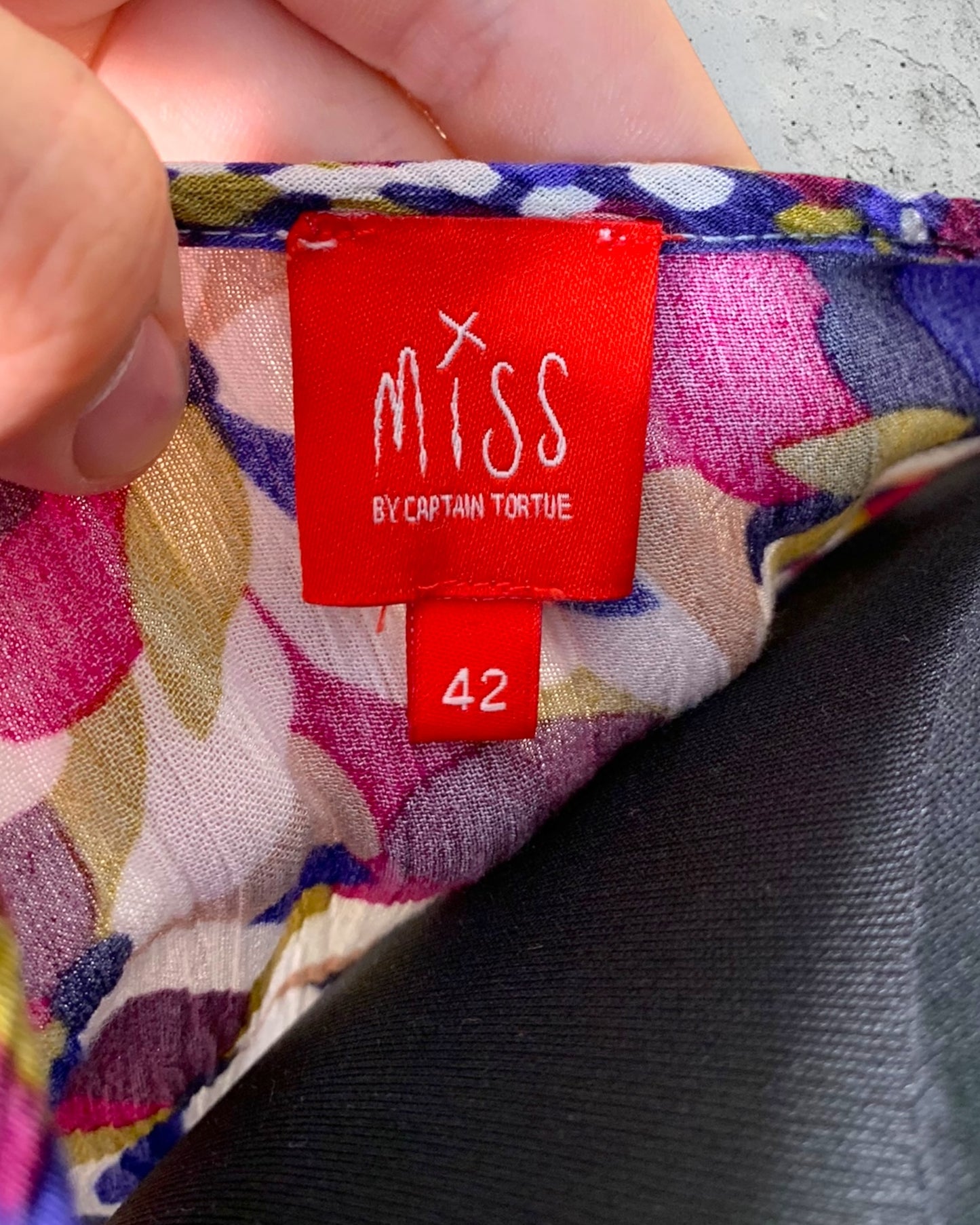 Robe Miss Captain ( XL / 42 / 14 )