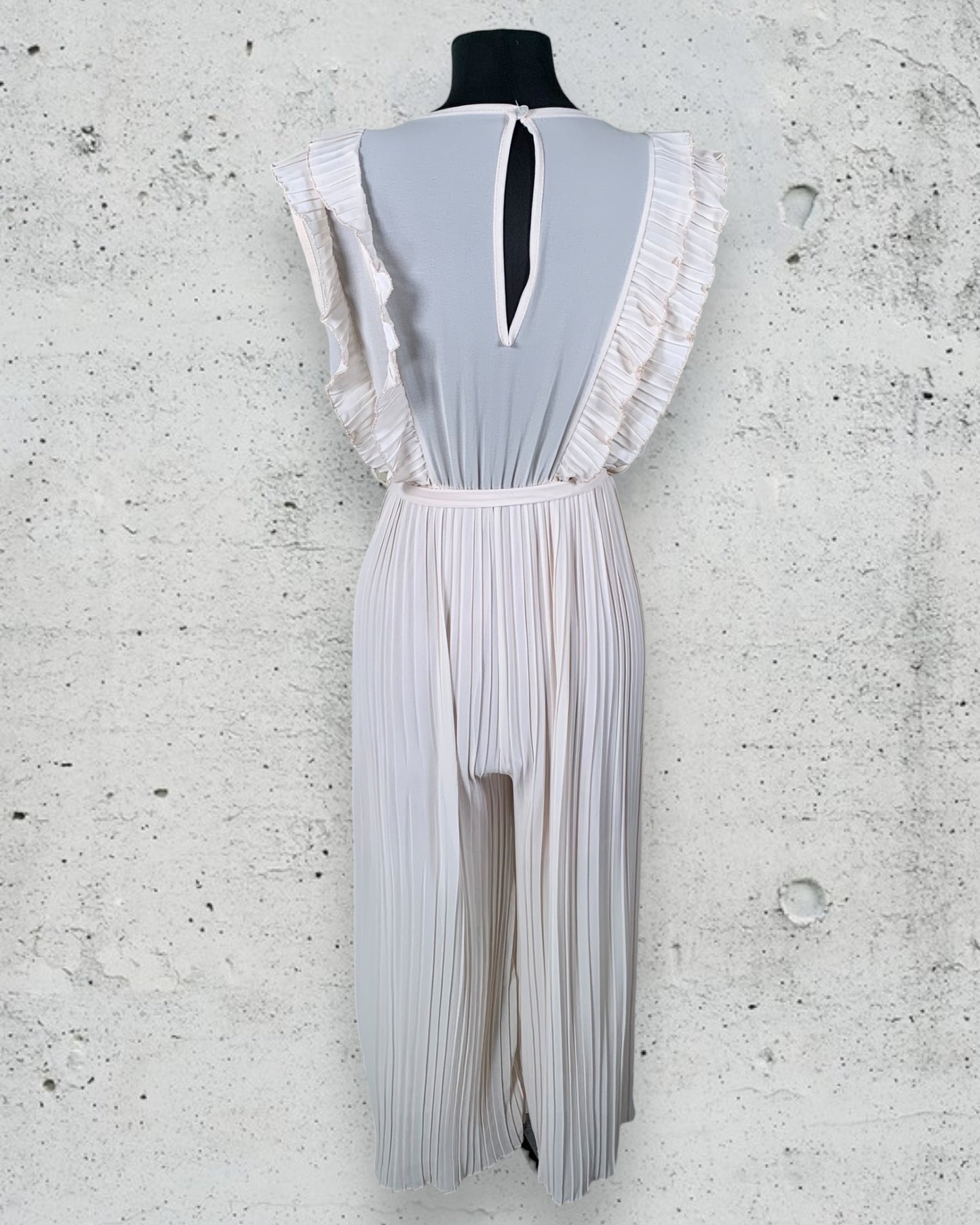 Combinaison Boutique Parisienne ( M / 38 / 10 ) ( L / 40 / 12 )