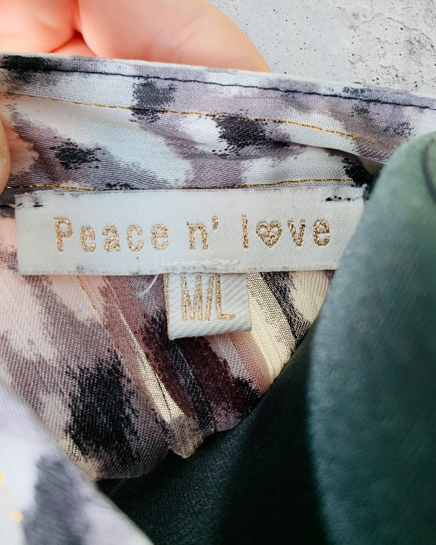 Blouse Peace N'Love ( M / 38 / 10 ) ( L / 40 / 12 )