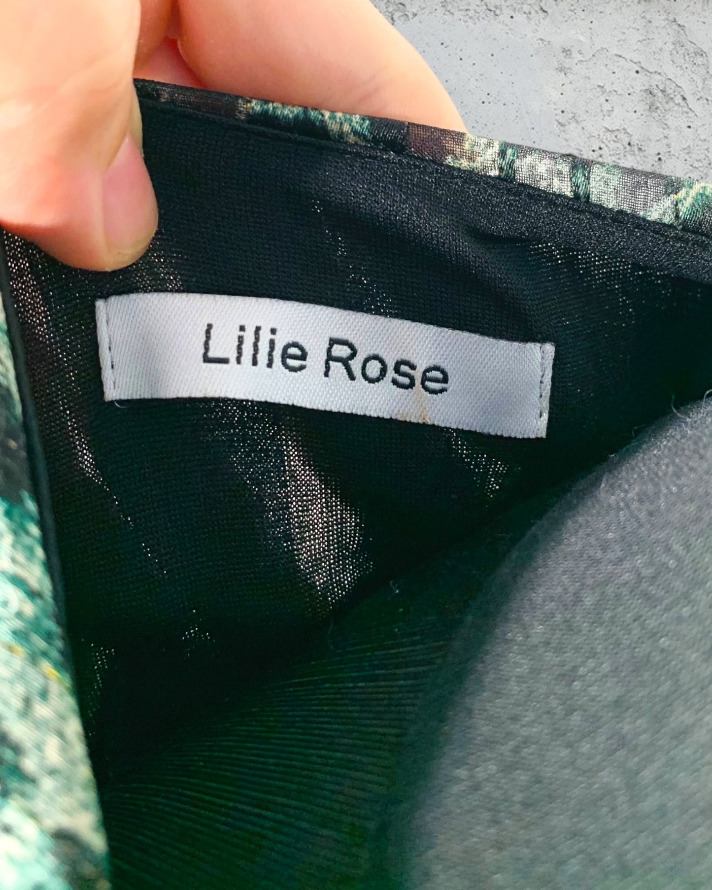 Robe Lilie Rose ( M / 38 / 10 ) ( L / 40 / 12 )