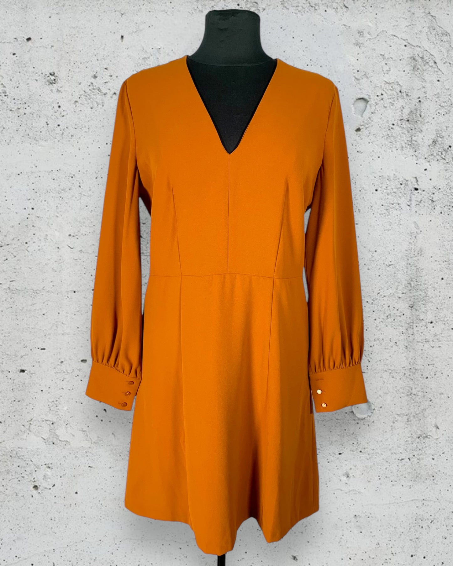 Robe Benetton ( M / 38 / 10 )