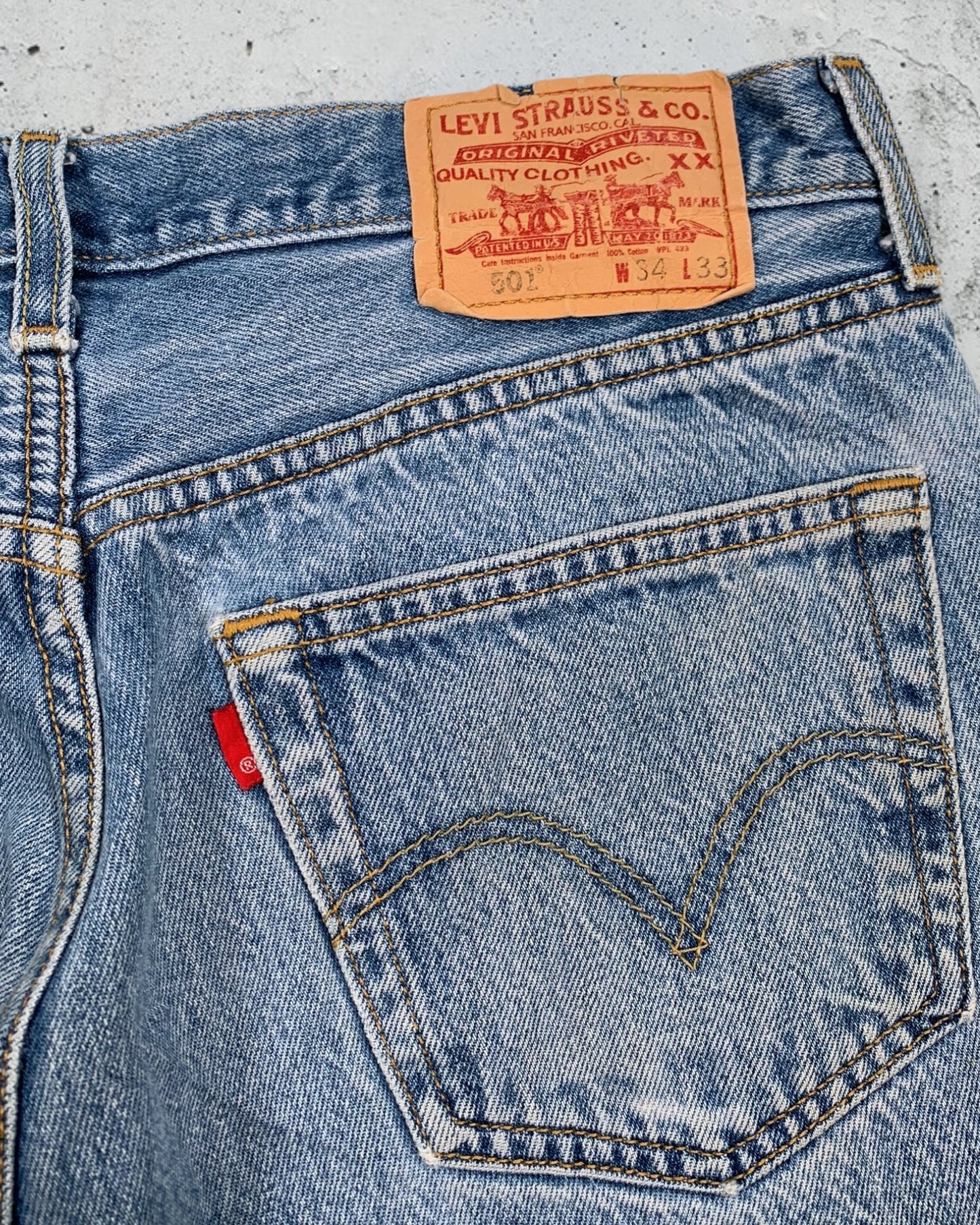 Jean Levi's 501 W34 L33 ( L / US 34 / FR 42-44 )