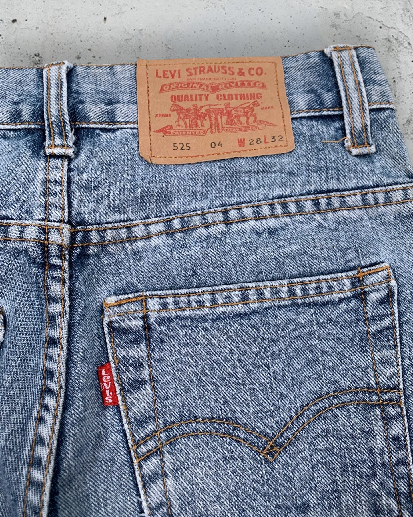 Jean Levi's 525 04 W28 L32 ( S / US 28 / FR 36 )