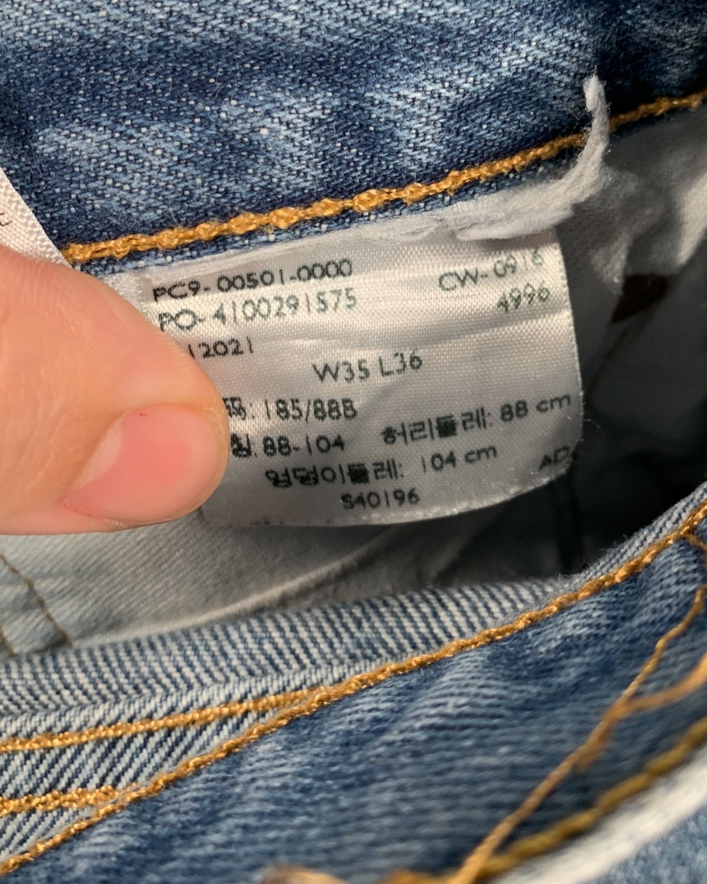 Jean Levi's 501 W35 L36 ( L / US 35 / FR 44 )