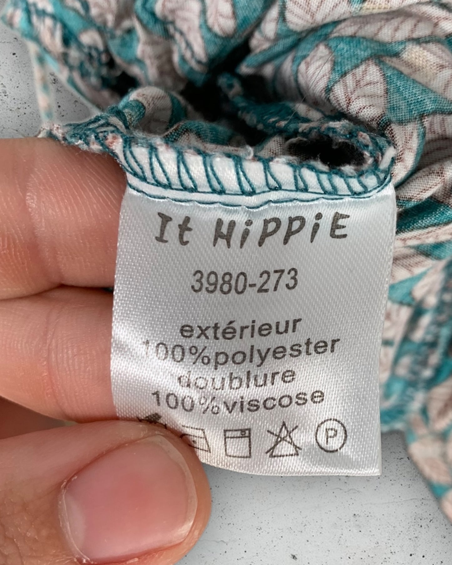 Robe It Hippie ( M / 38 / 10 )