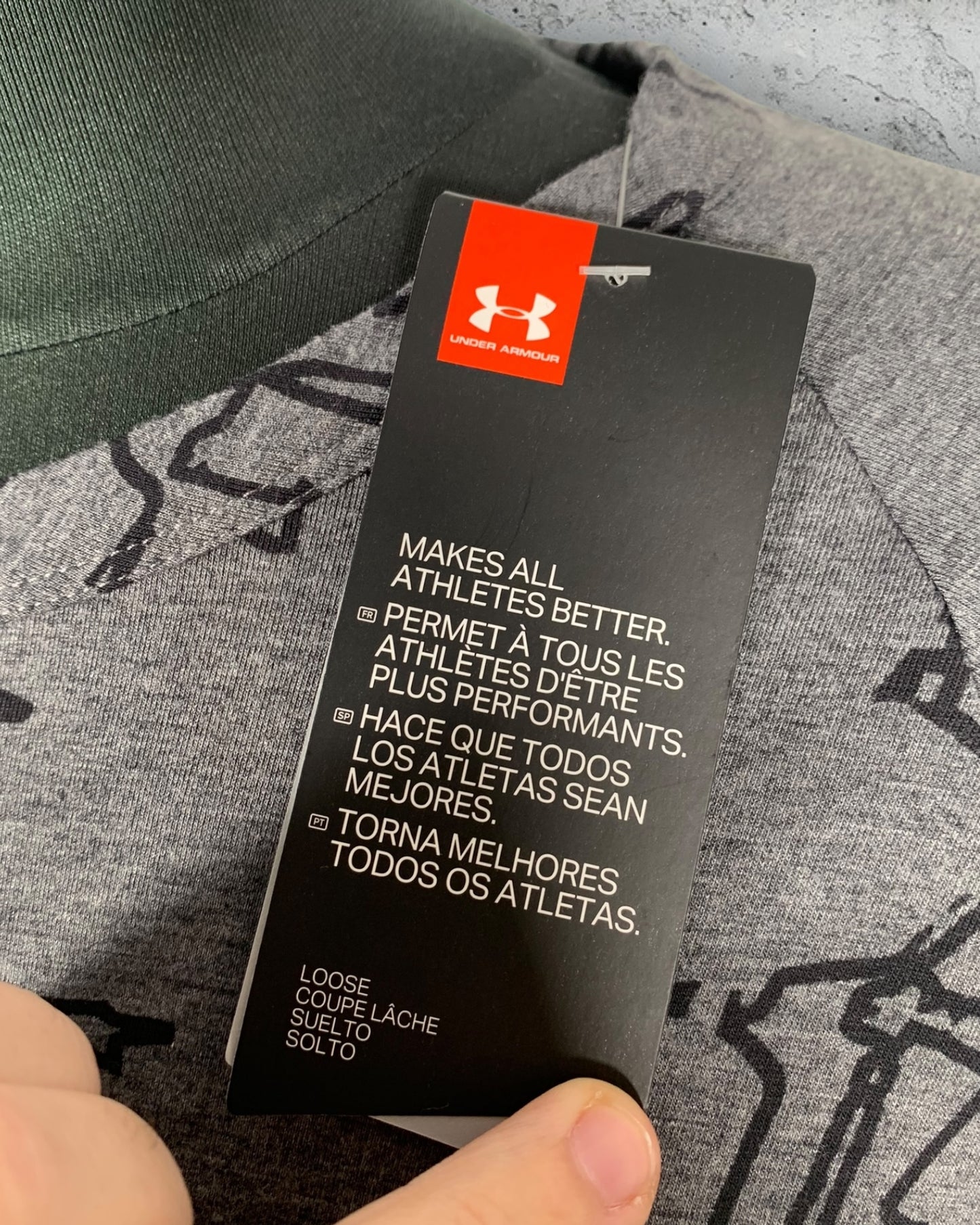 Pull Under Armour ( M / 38 / 10 )