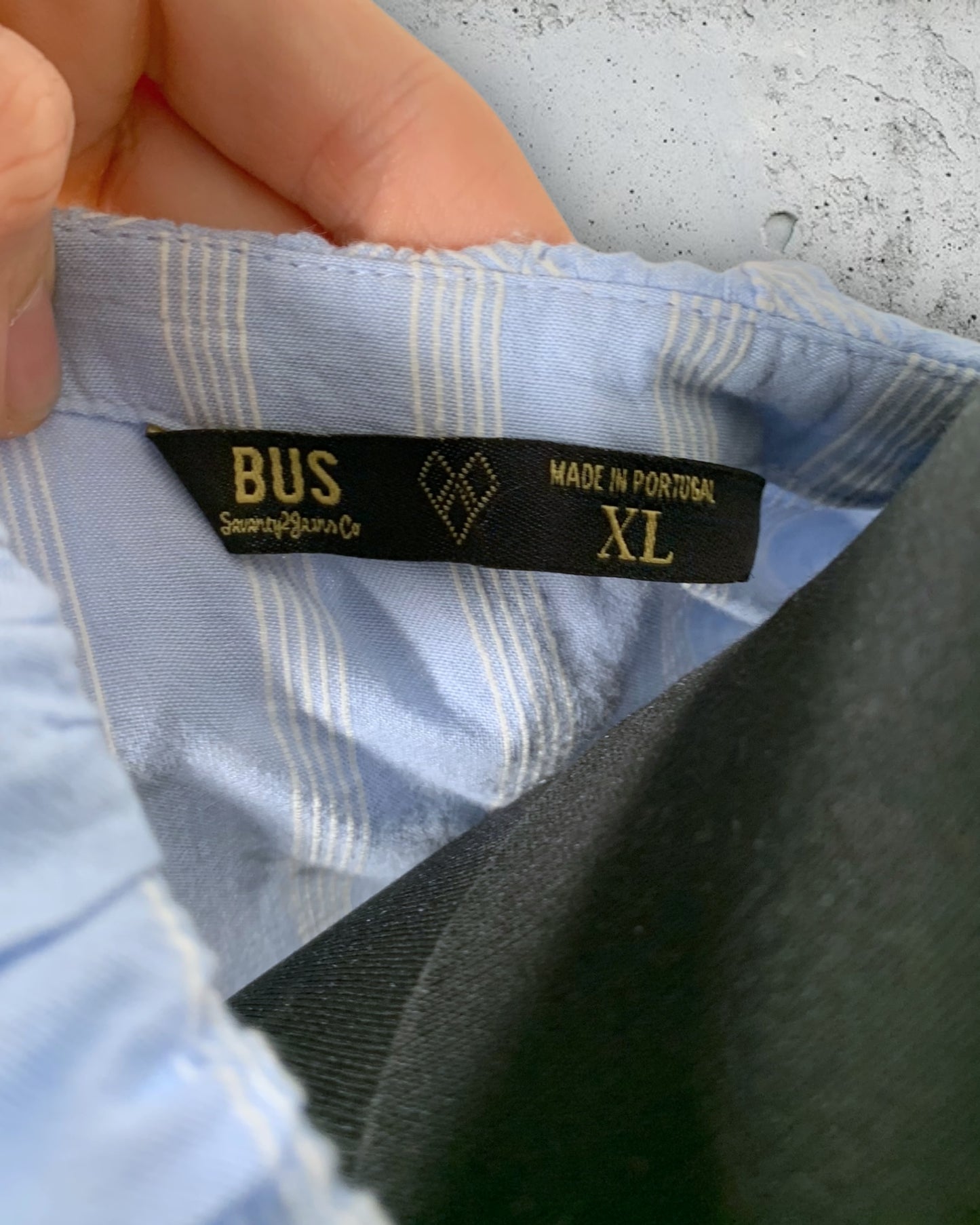 Robe Bus ( XL / 42 / 14 )