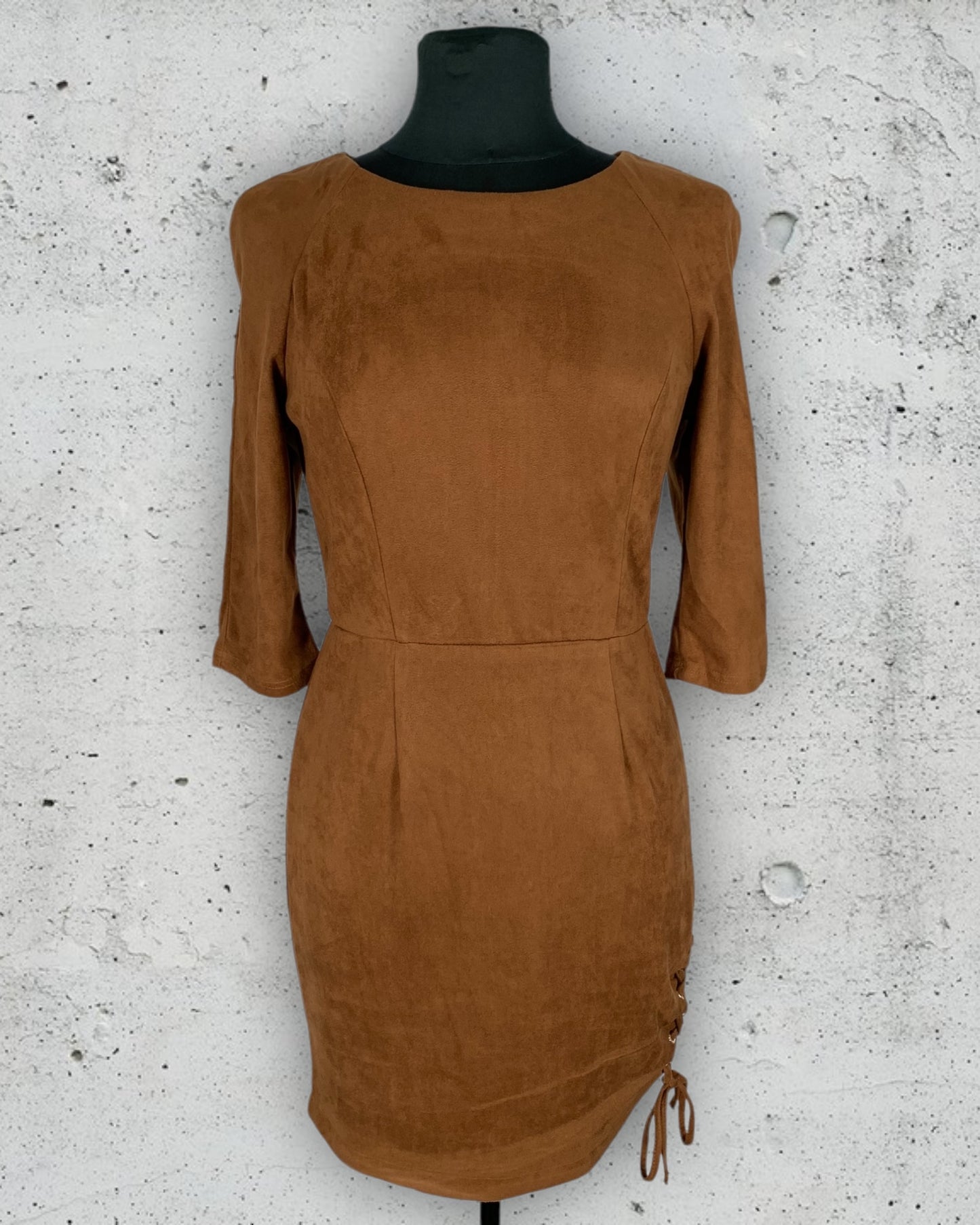 Robe Allyson ( M / 38 / 10 )