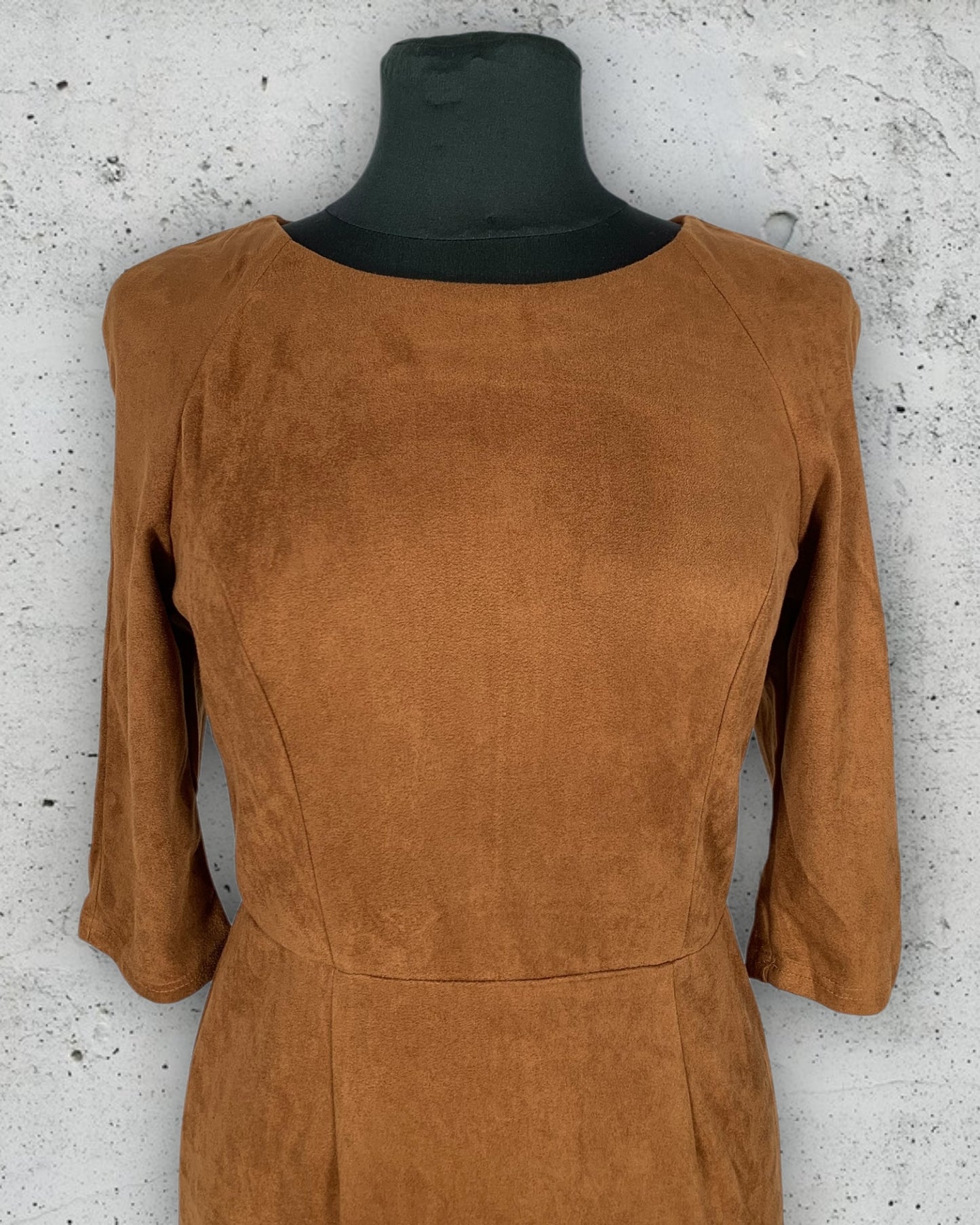 Robe Allyson ( M / 38 / 10 )