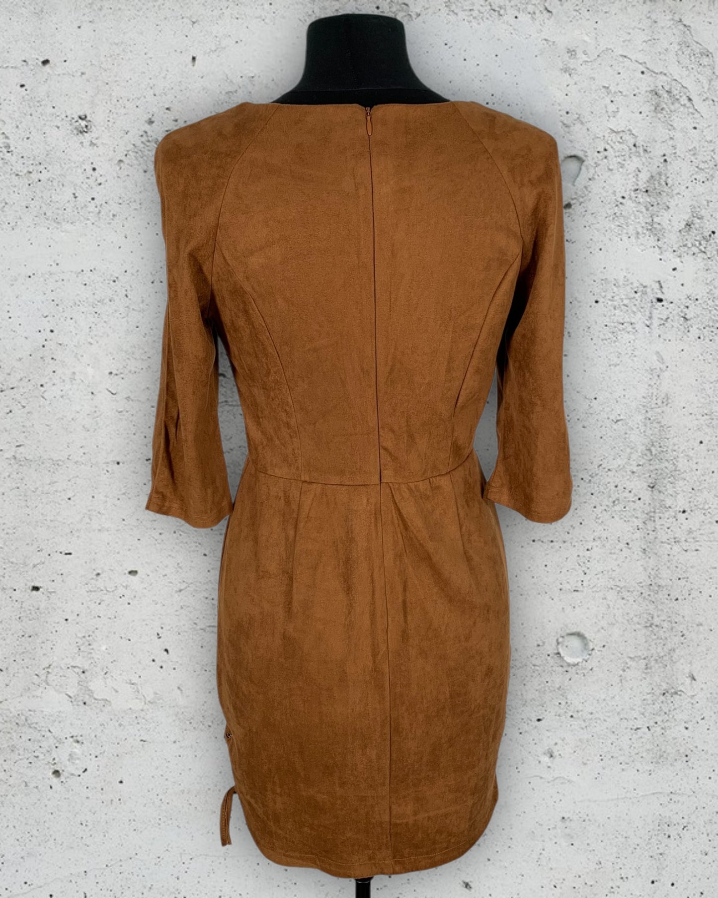 Robe Allyson ( M / 38 / 10 )