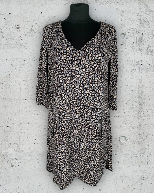 Robe Voodoo ( XL / 42 / 14 )