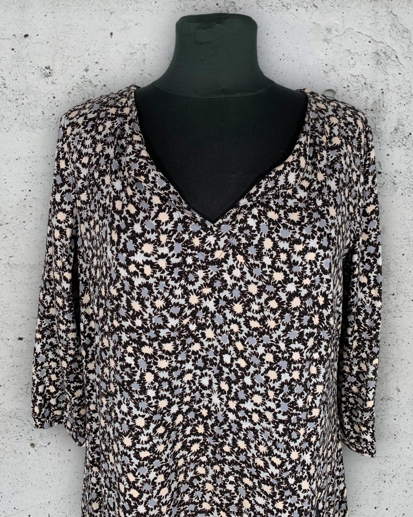 Robe Voodoo ( XL / 42 / 14 )