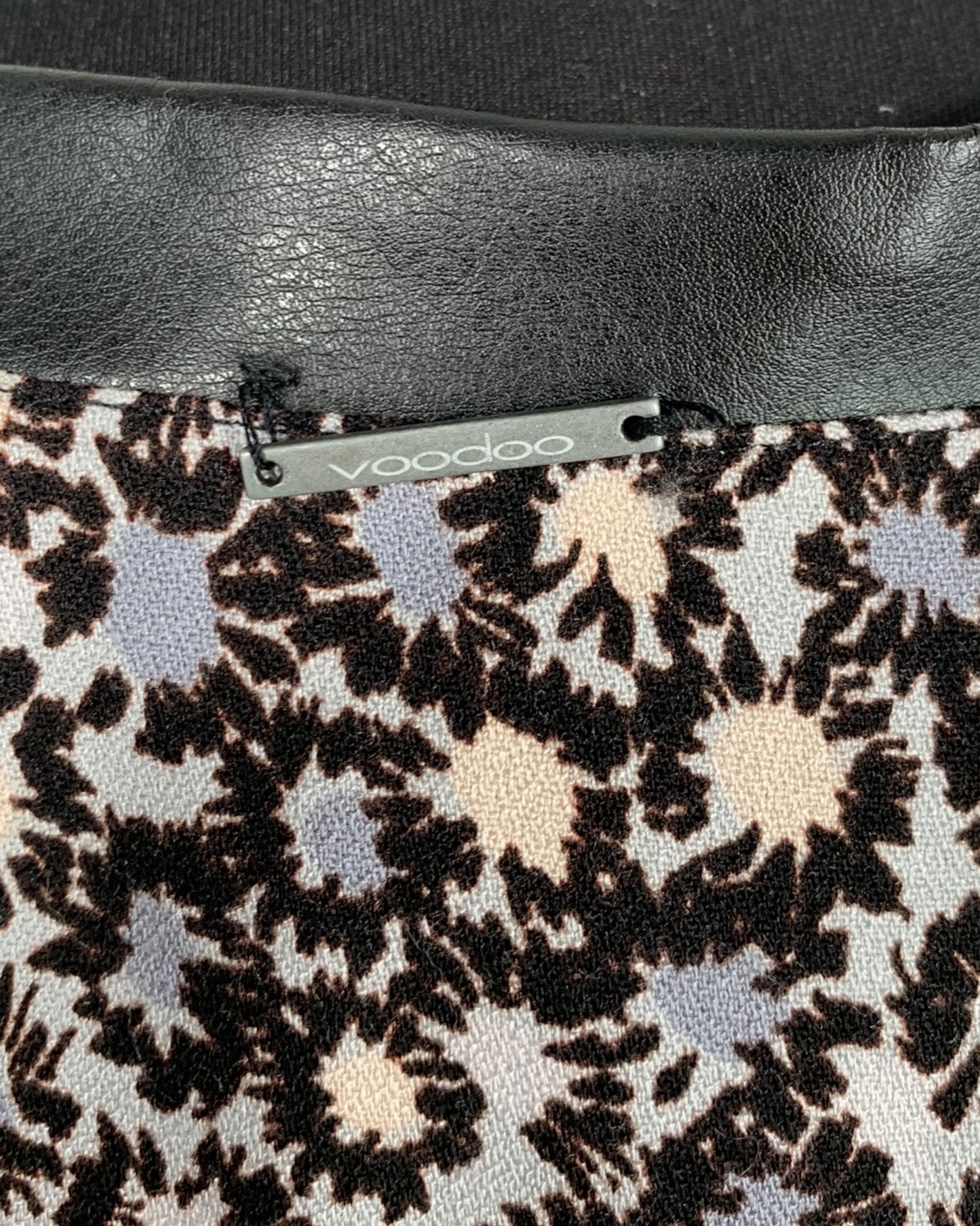 Robe Voodoo ( XL / 42 / 14 )