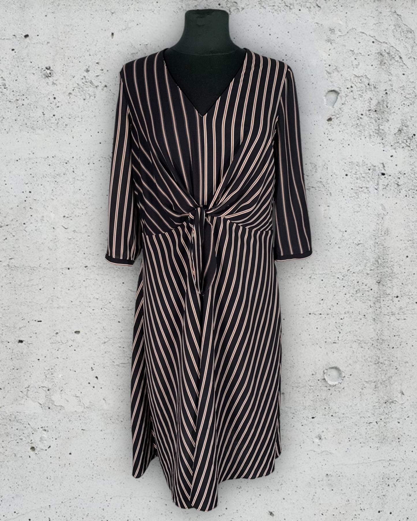 Robe Grain De Malice ( XL / 42 / 14 )