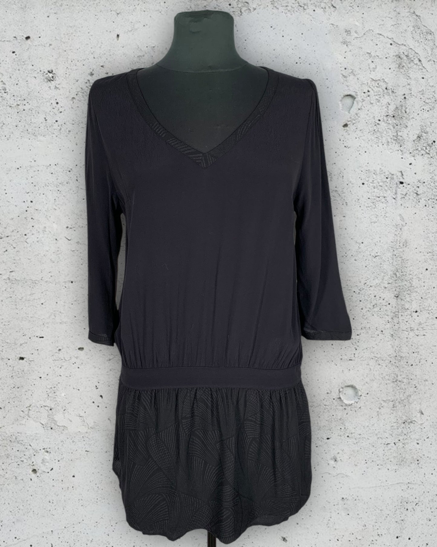 Robe Berenice "LEILA" ( L / 40 / 12 )