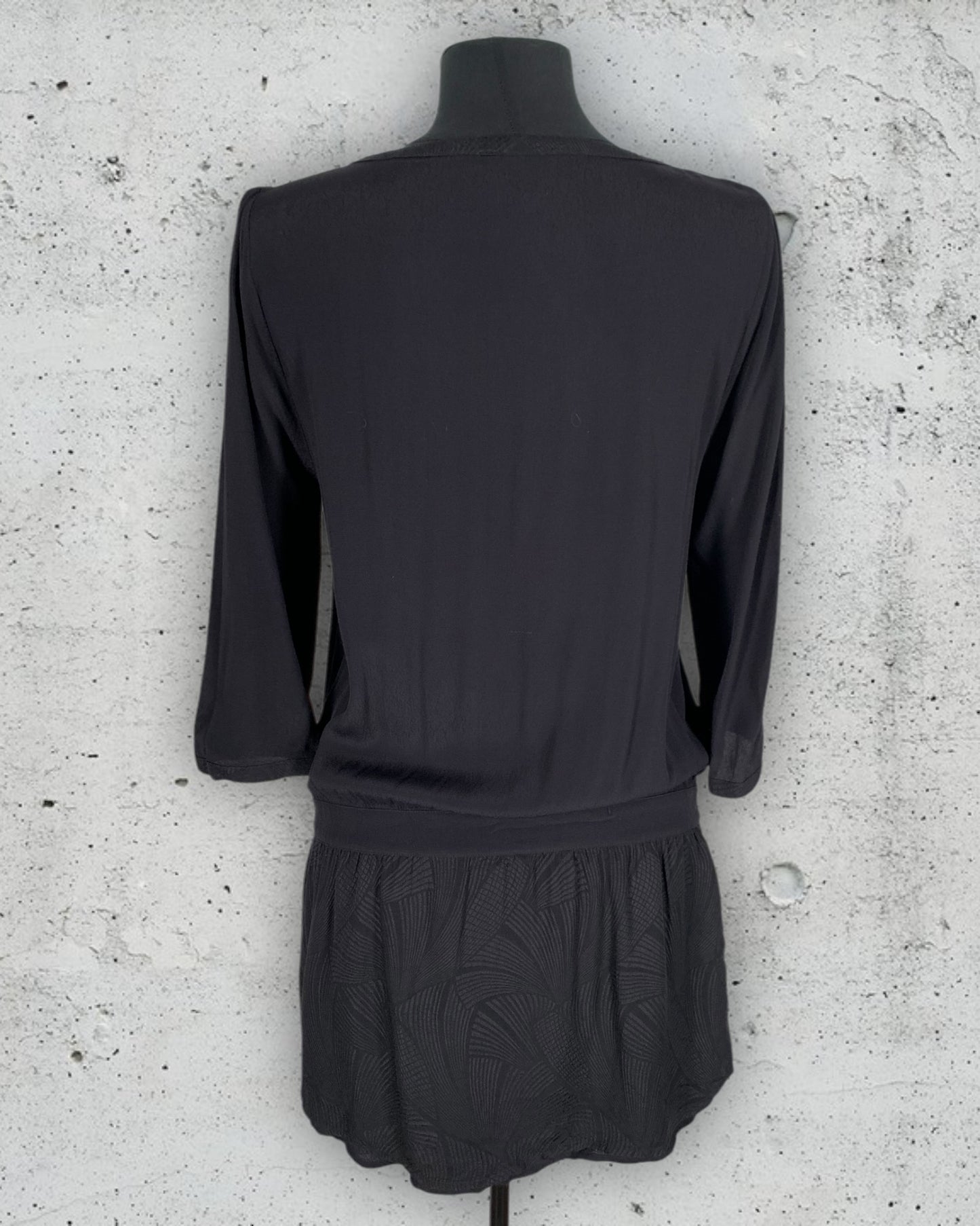 Robe Berenice "LEILA" ( L / 40 / 12 )