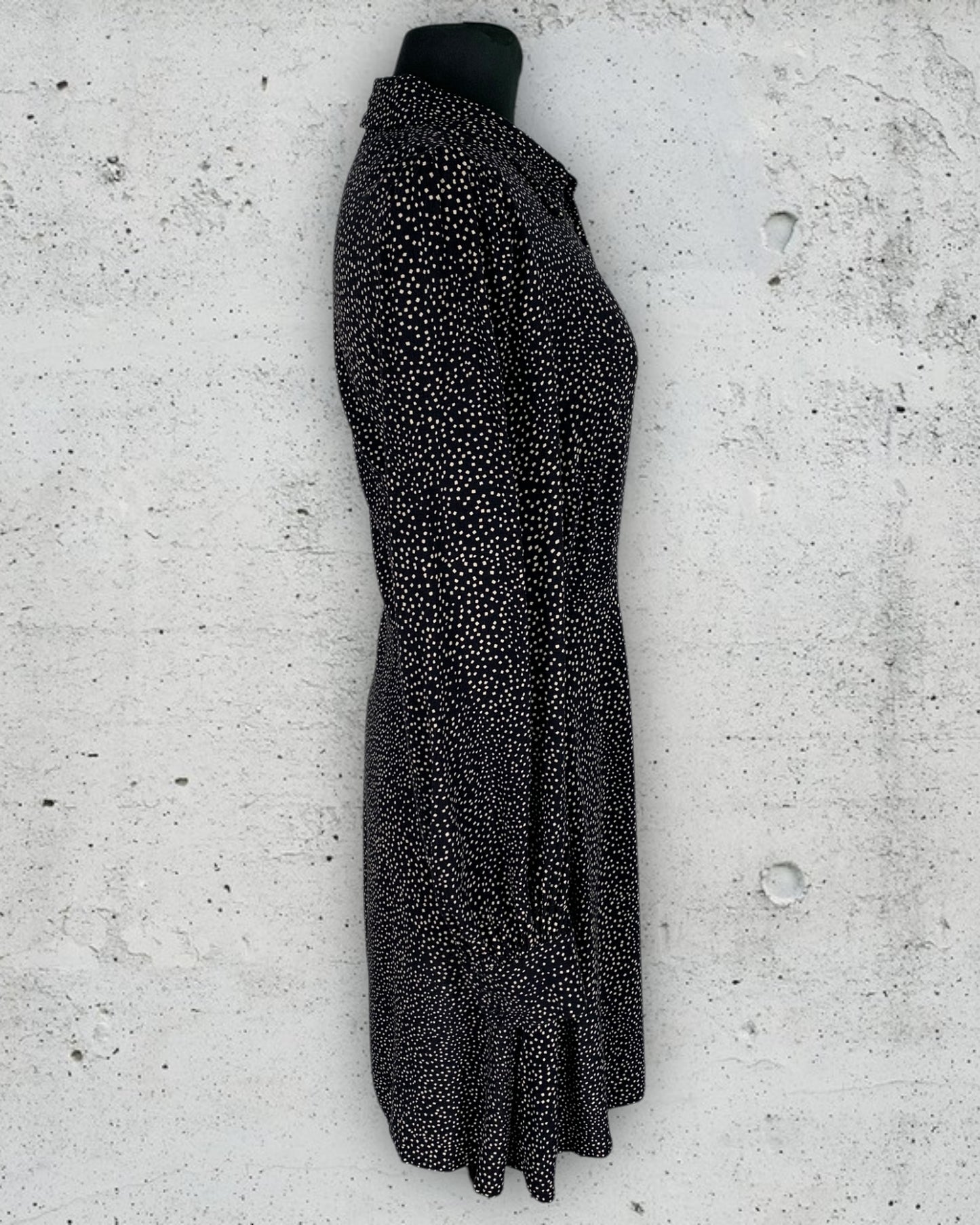 Robe & Other Stories ( XL / 42 / 14 )