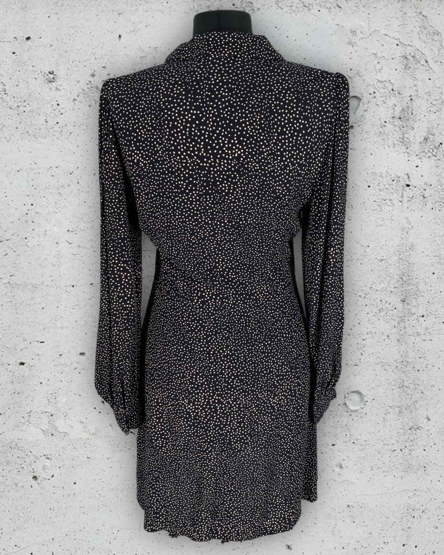 Robe & Other Stories ( XL / 42 / 14 )