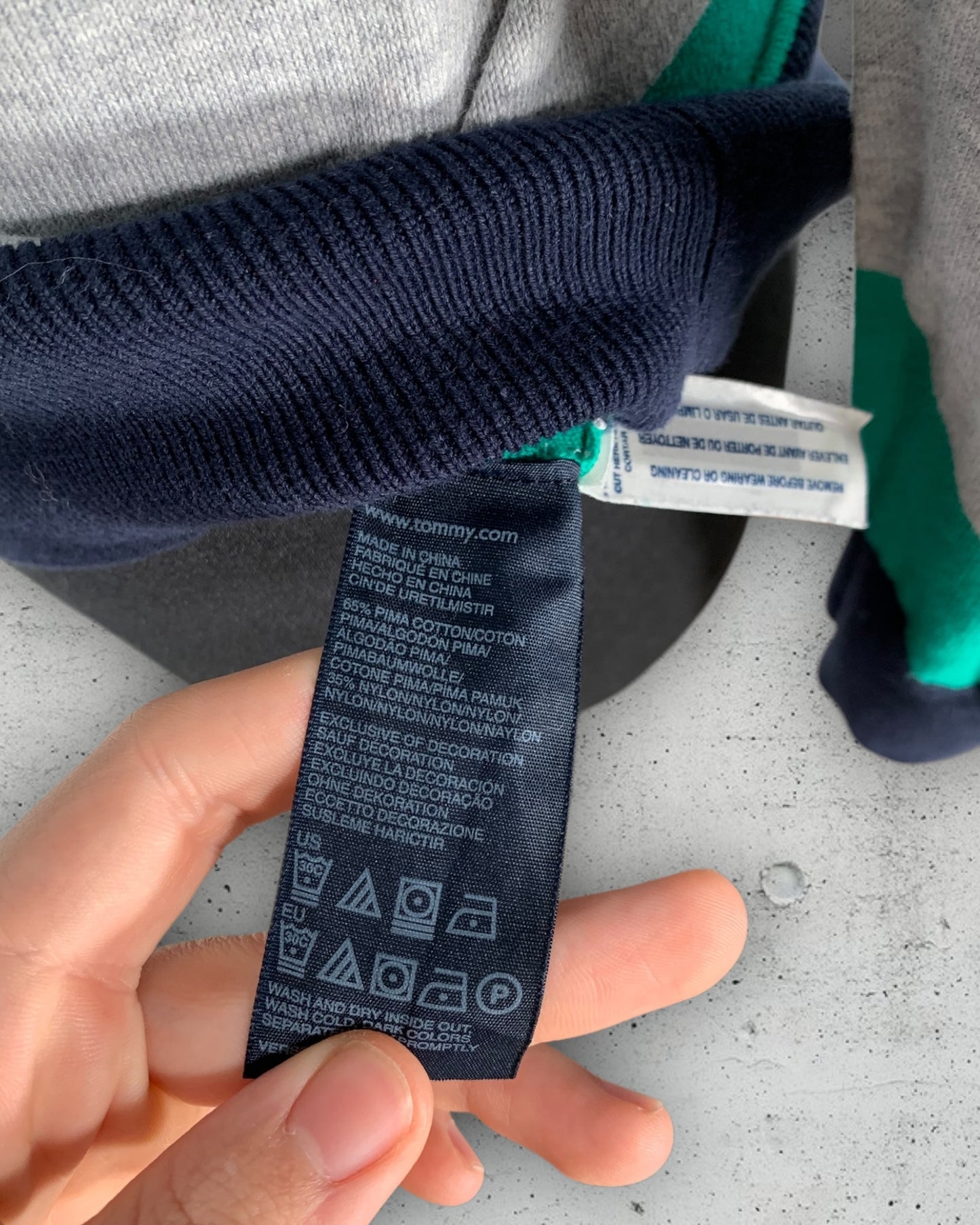 Pull Col V Tommy Hilfiger ( M / 38 / 10 )