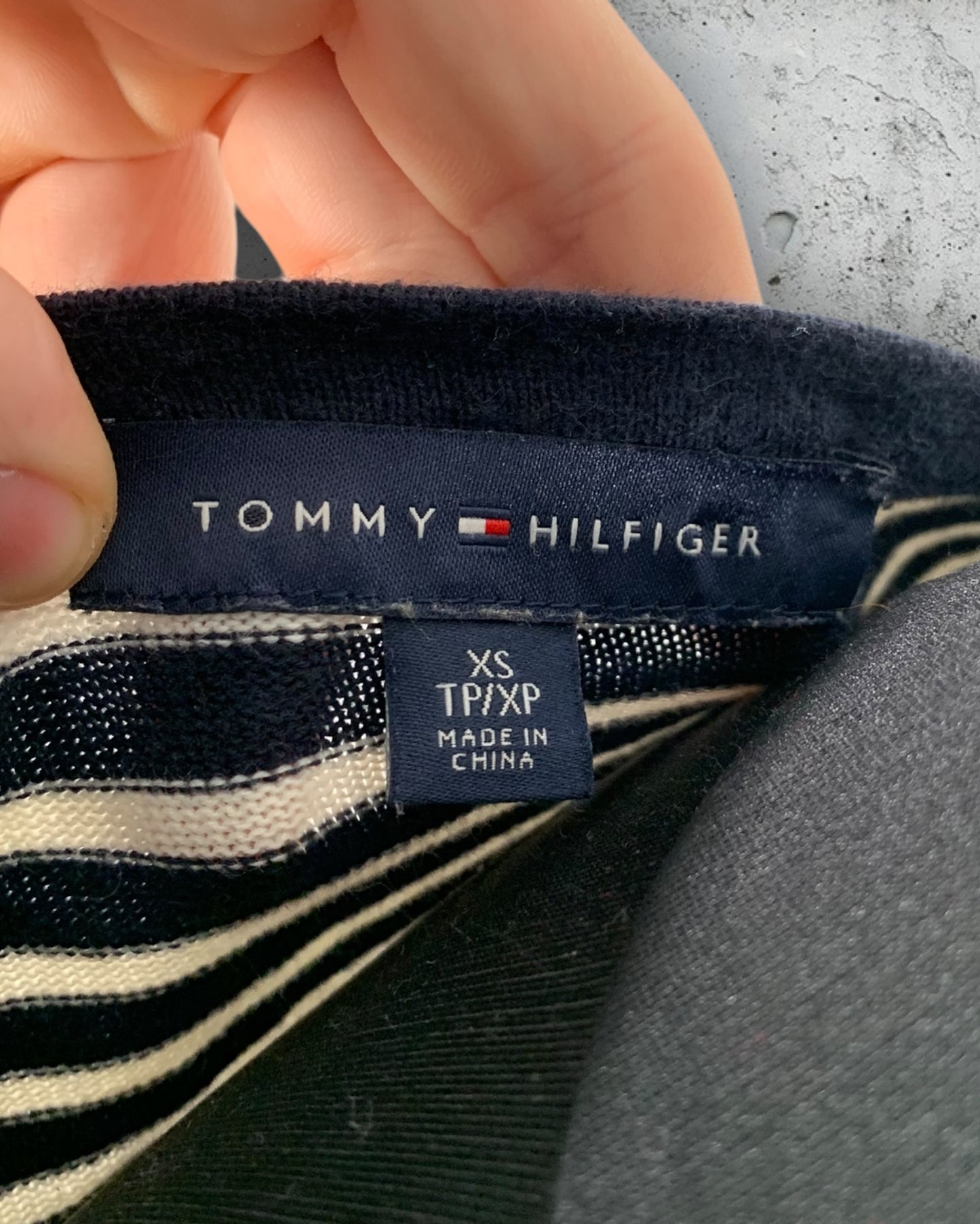 Pull Col V Tommy Hilfiger ( XS / 34 / 6 )