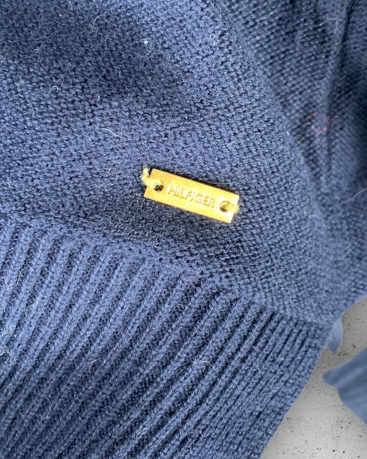 Pull Col V Tommy Hilfiger ( M / 38 / 10 )