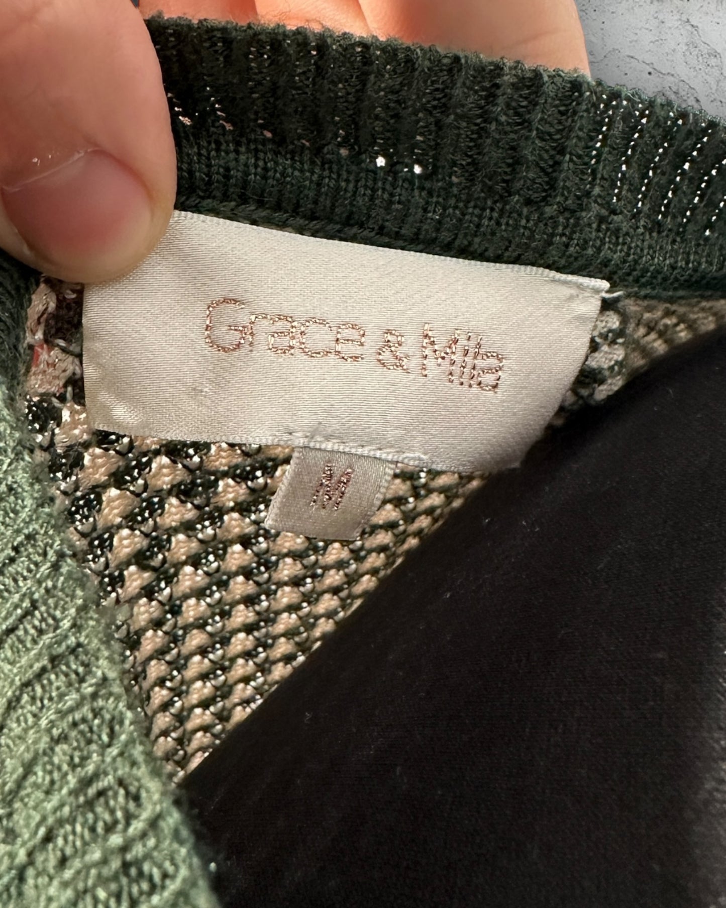 Pull Col V Grace & Mila "Tahini" ( M / 38 / 10 )