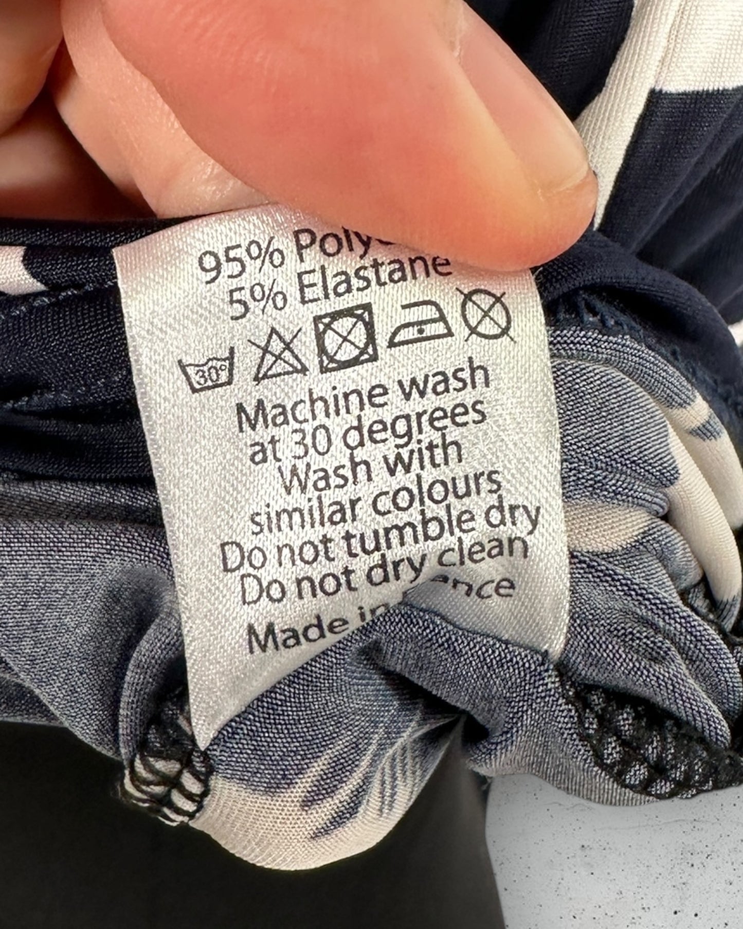 Robe Onjenu ( L / 40 / 12 )