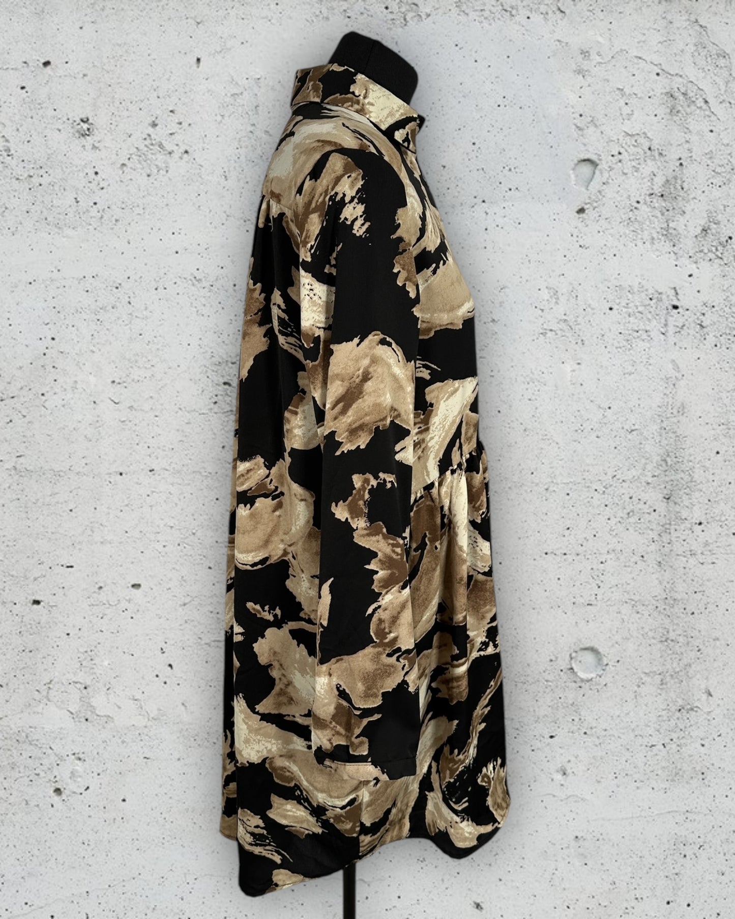 Robe Emma Ella ( M / 38 / 10 ) ( L / 40 / 12 )