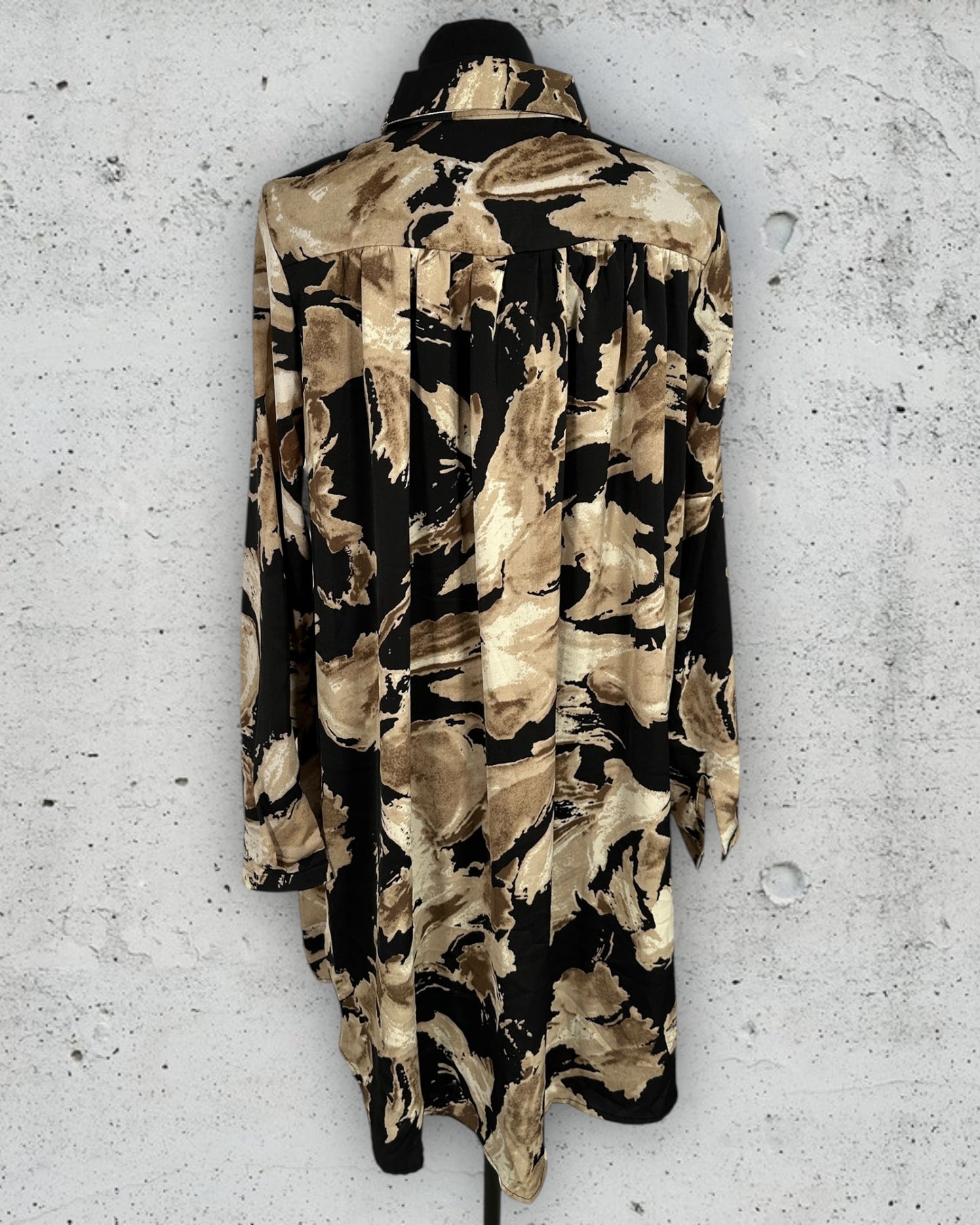 Robe Emma Ella ( M / 38 / 10 ) ( L / 40 / 12 )