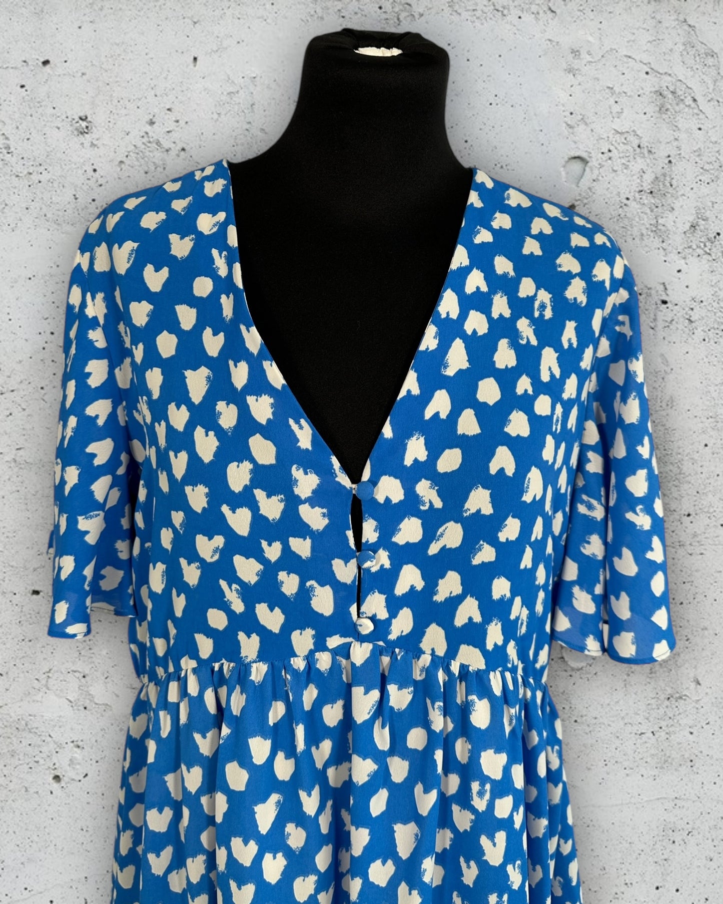 Robe In April 1986 ( M / 38 / 10 ) ( L / 40 / 12 )