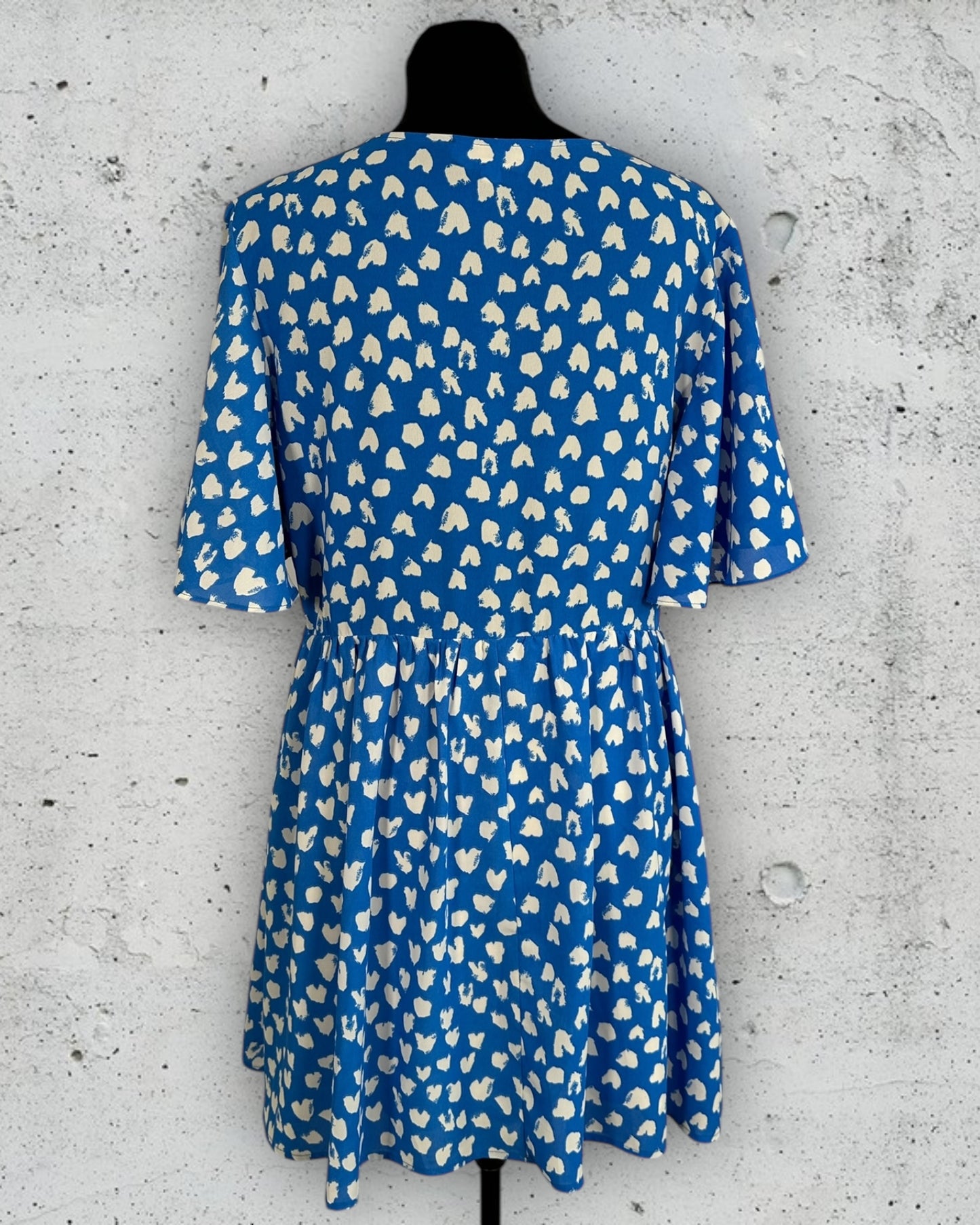 Robe In April 1986 ( M / 38 / 10 ) ( L / 40 / 12 )