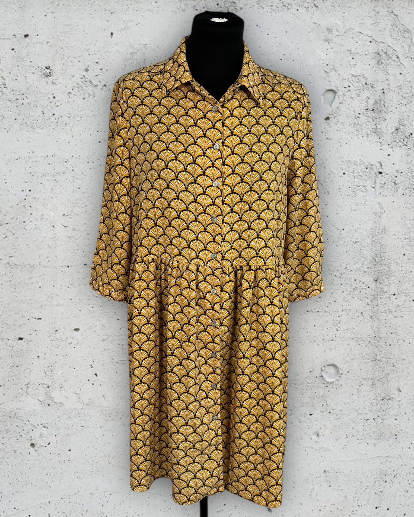 Robe It Hippie ( M / 38 / 10 )