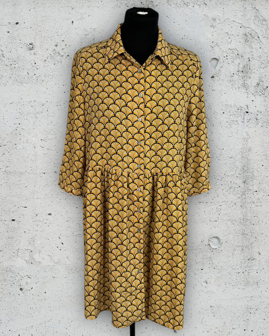 Robe It Hippie ( M / 38 / 10 )