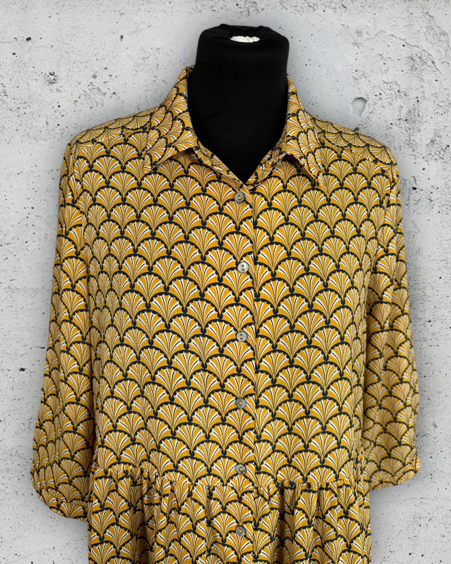 Robe It Hippie ( M / 38 / 10 )