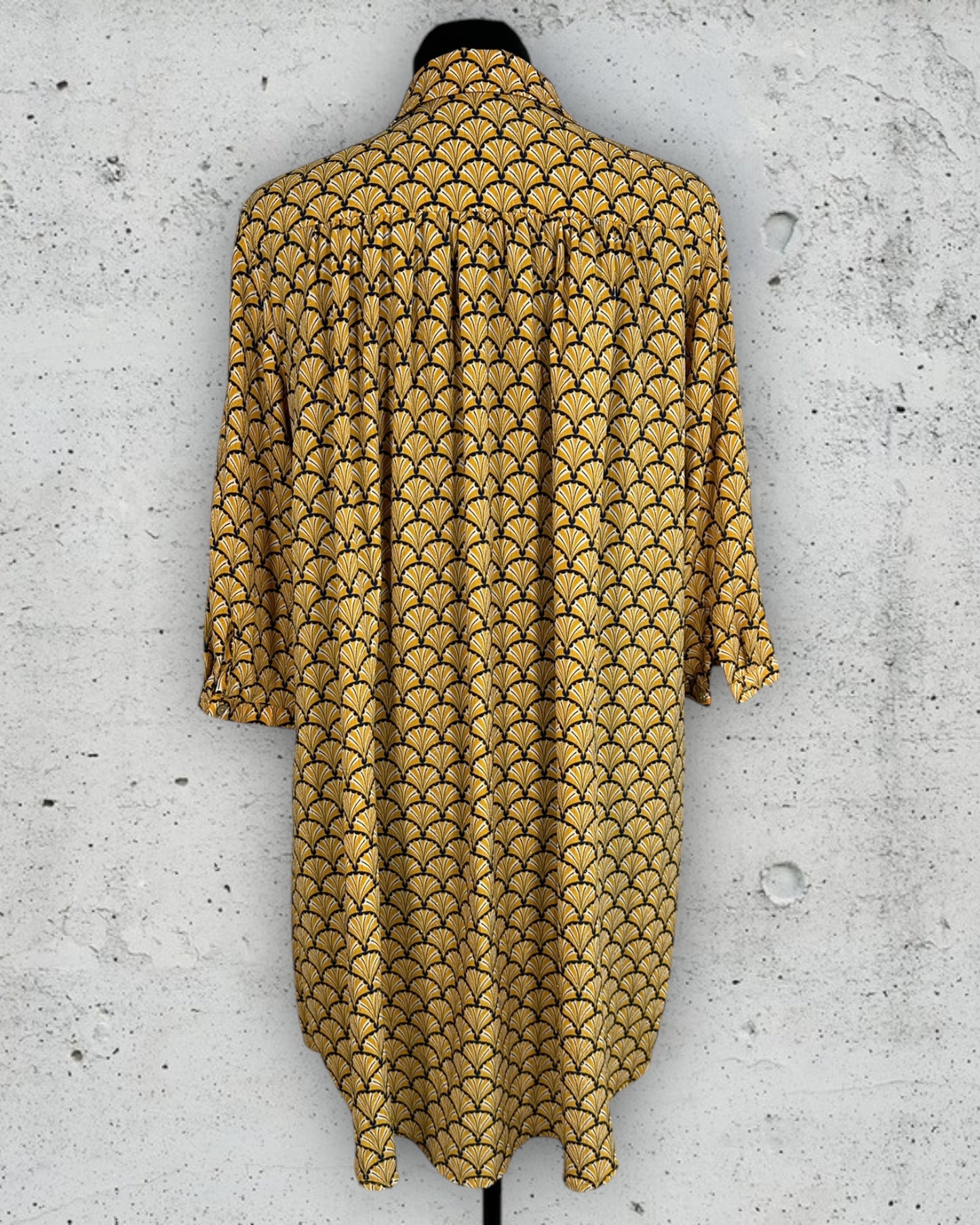 Robe It Hippie ( M / 38 / 10 )