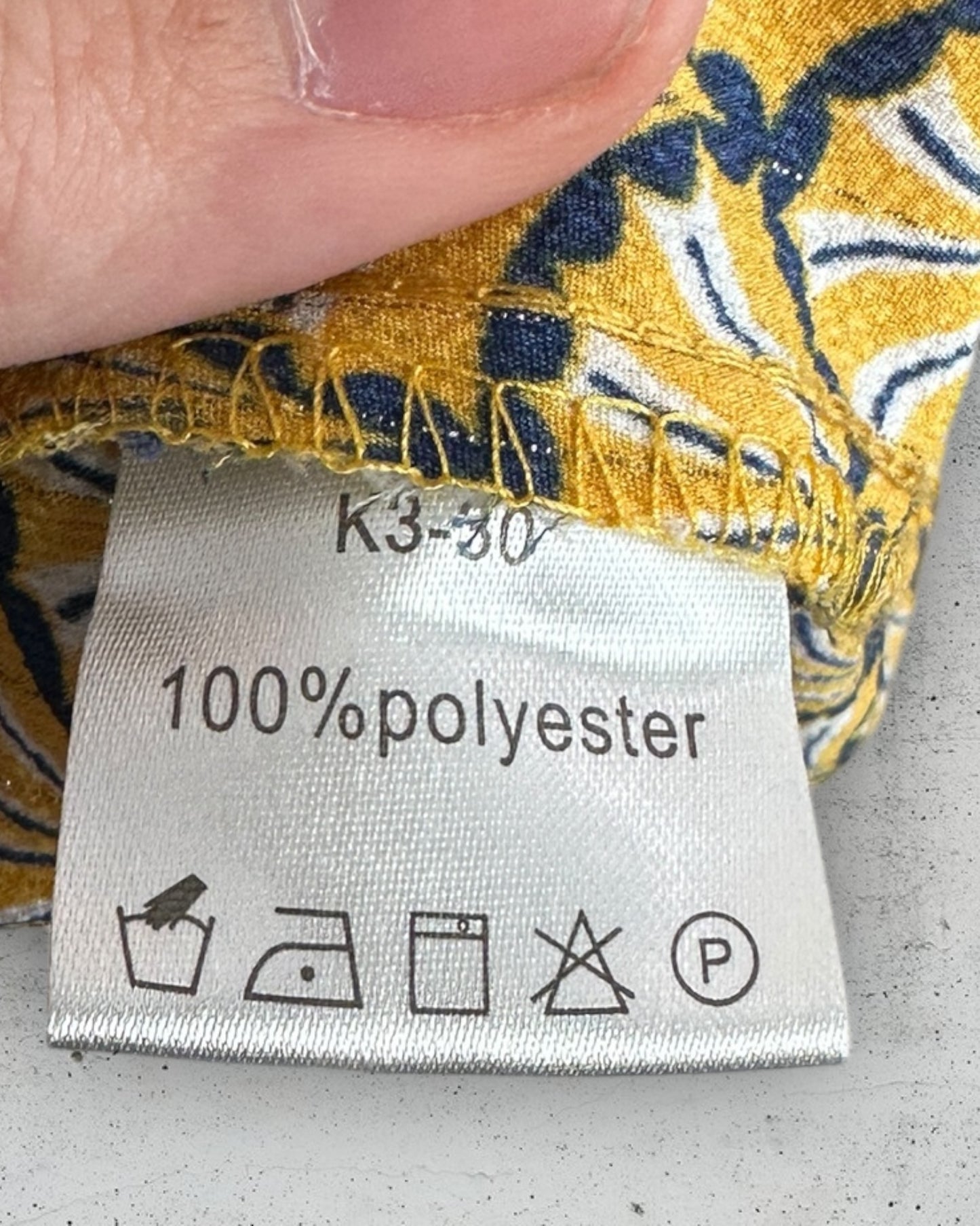 Robe It Hippie ( M / 38 / 10 )