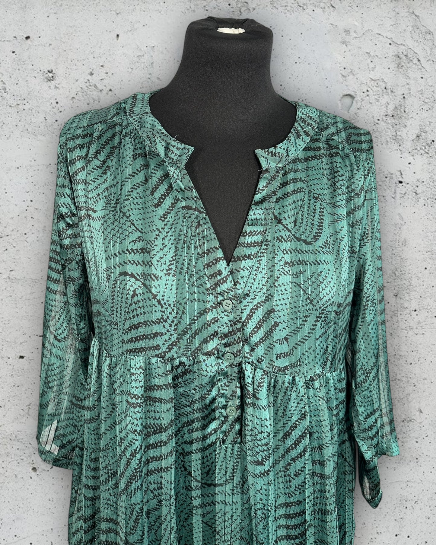 Robe Emma Ella ( S / 36 / 8 ) ( M / 38 / 10 )