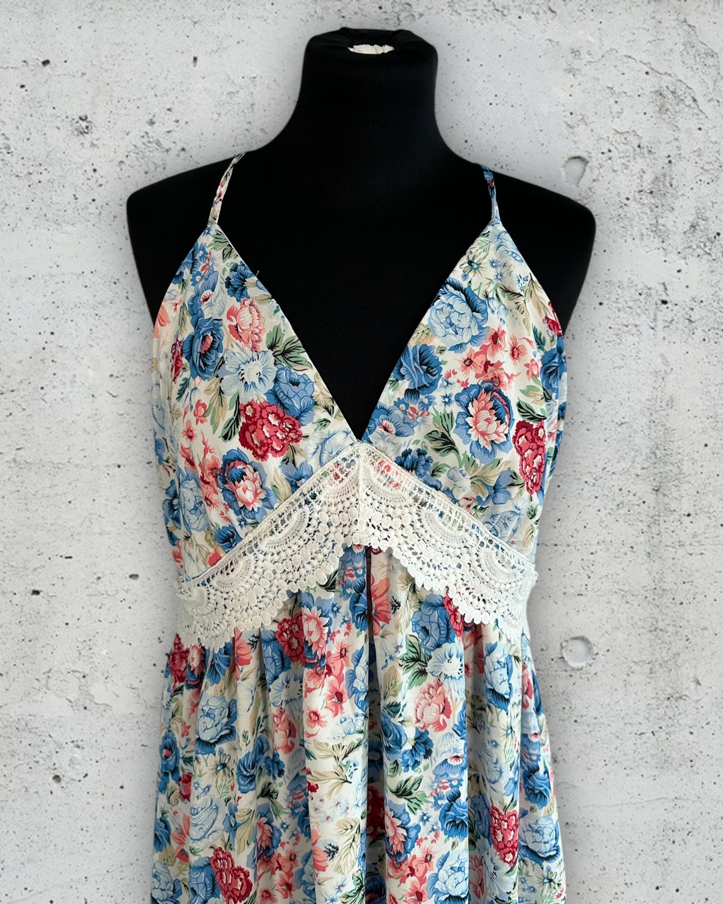 Robe Kilky ( M / 38 / 10 ) ( L / 40 / 12 )