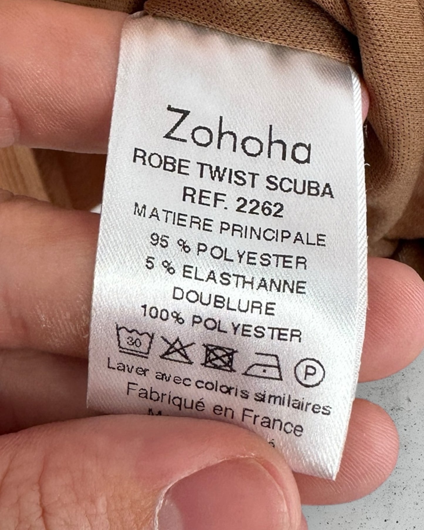Robe Zohoha "Twist Scuba" ( S / 36 / 8 )